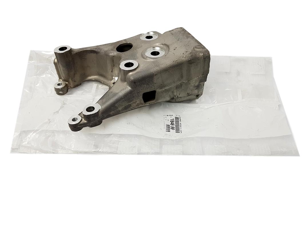 Držák motoru pravý 1.8 2.0 16v 184699 Peugeot