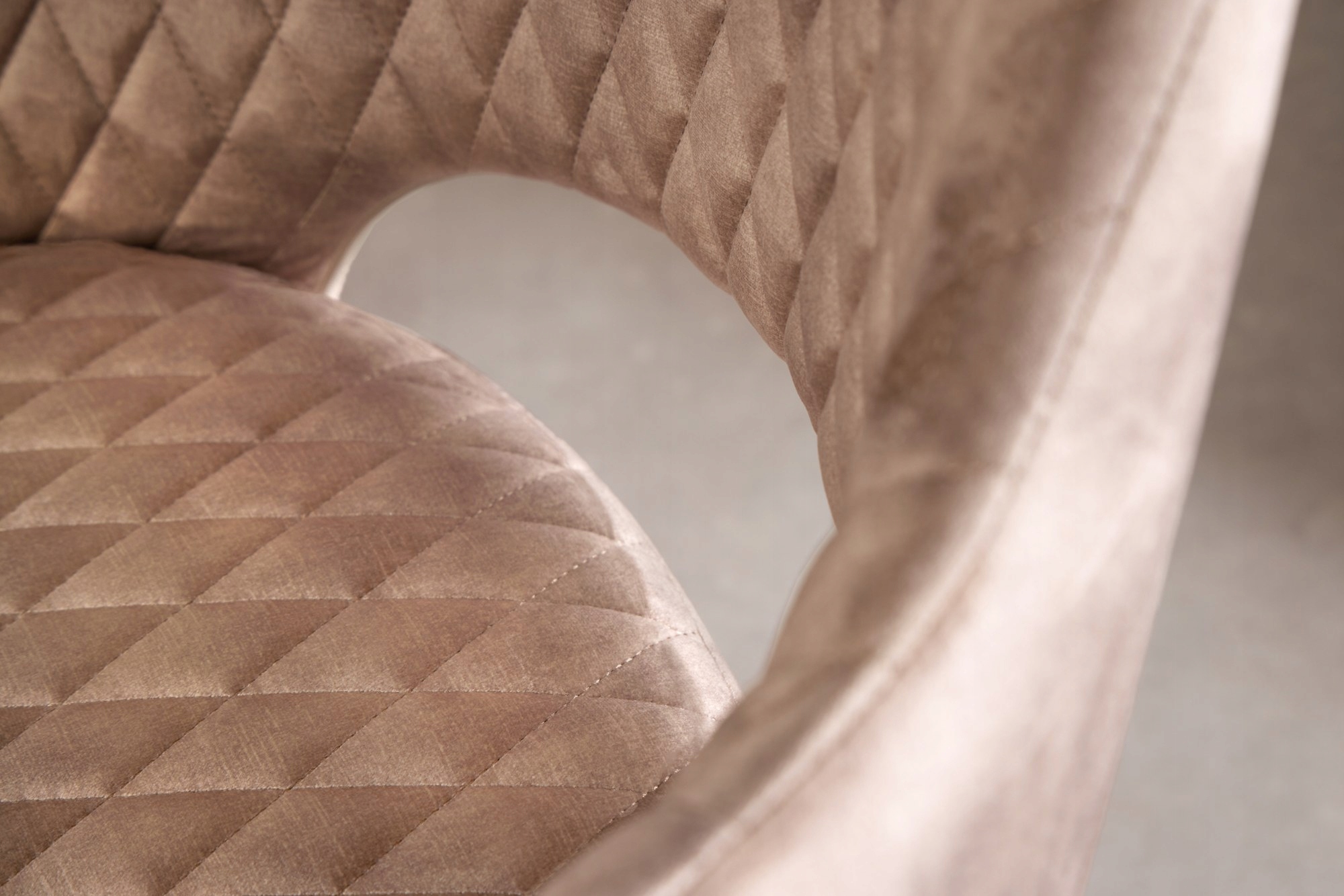 Krzesło biurowe Paris aksamite 43685 Szerokość mebla 56 cm