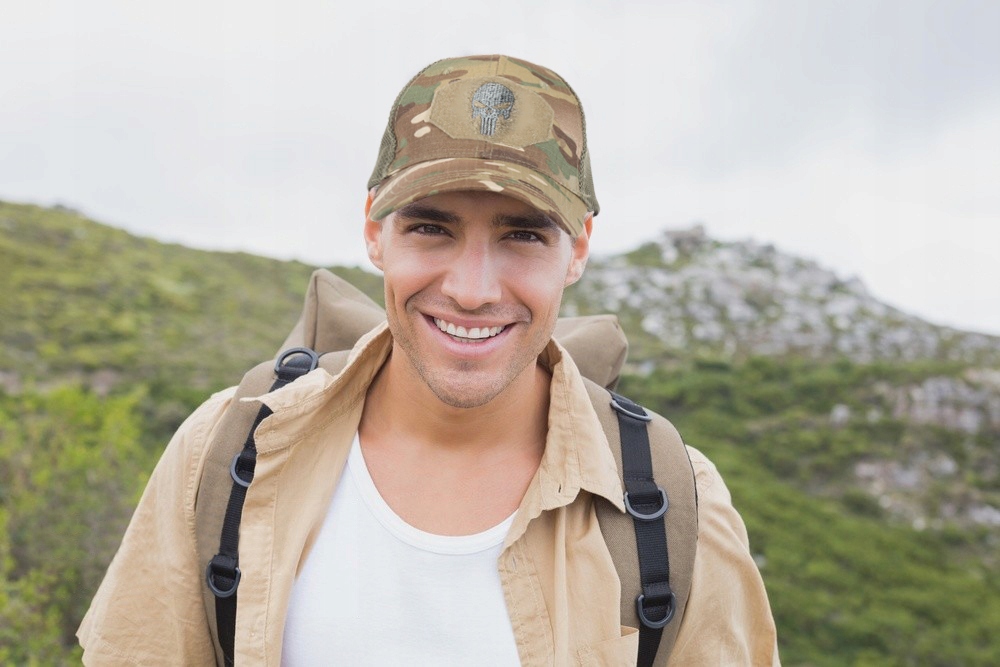 CZAPKA Z DASZKIEM MĘSKA BEJSBOLÓWKA MORO Z SIATKĄ Materiał dominujący bawełna