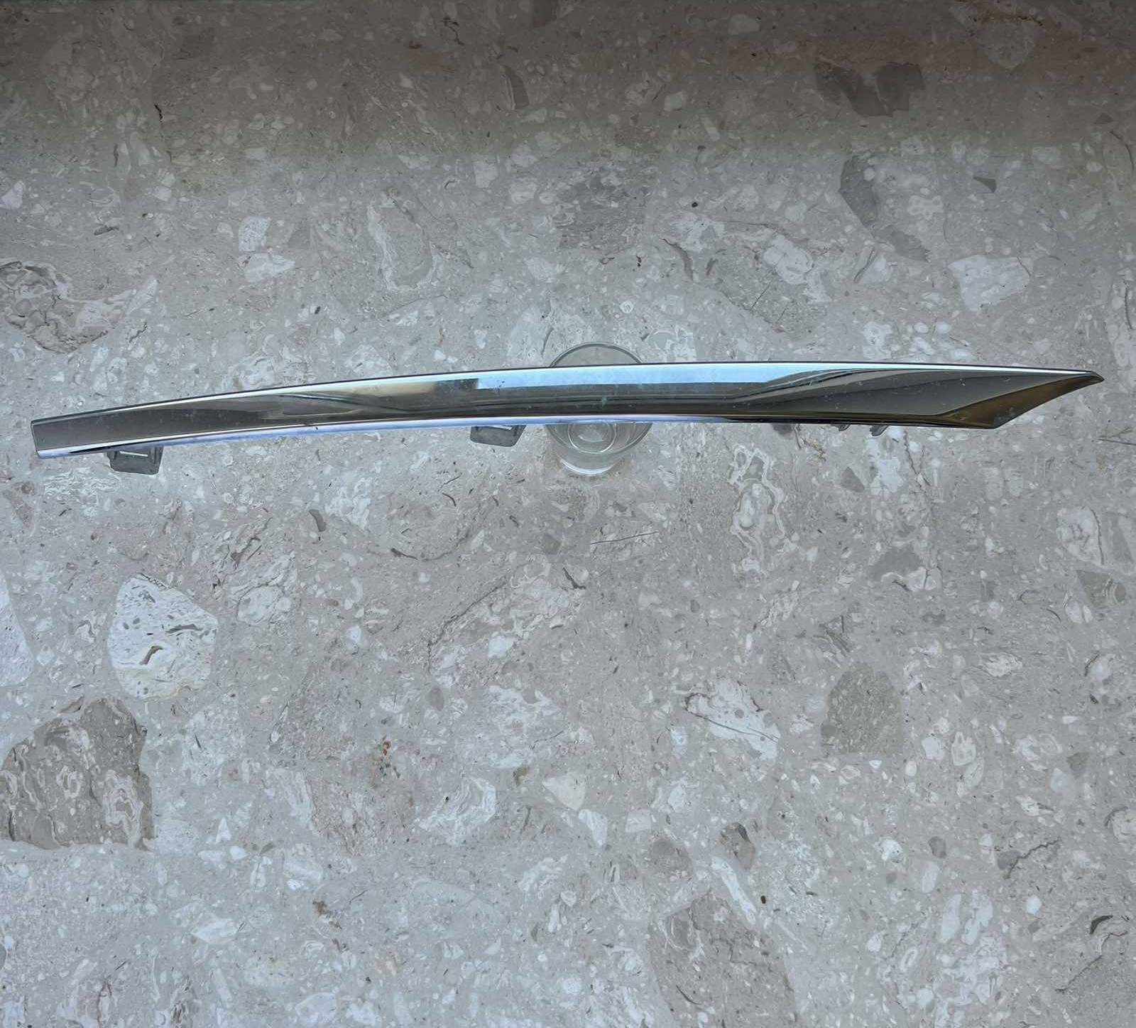 Toyota moulding grilla left 53126-02060