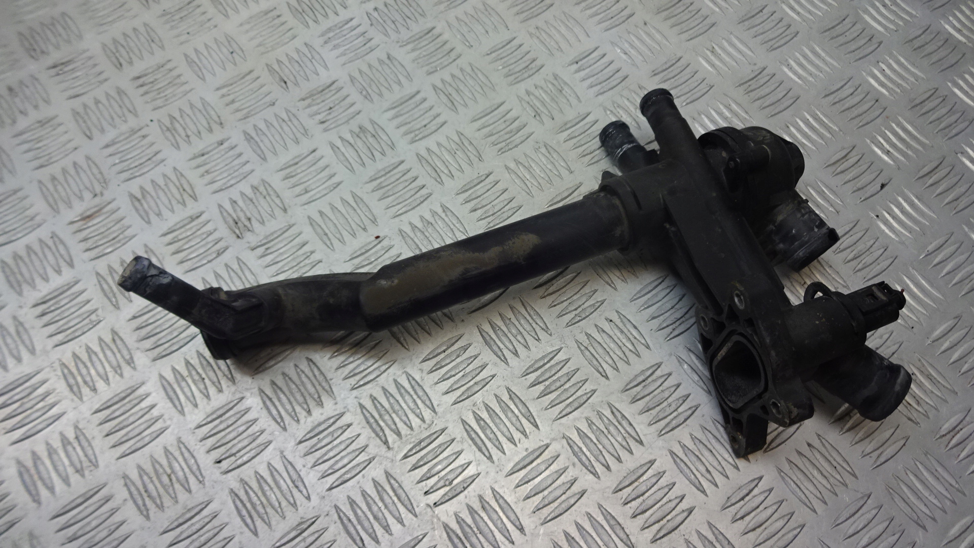 OBUDOWA TERMOSTATU SKODA FABIA I 1.2 03C121111B Numer katalogowy części 03C121111B