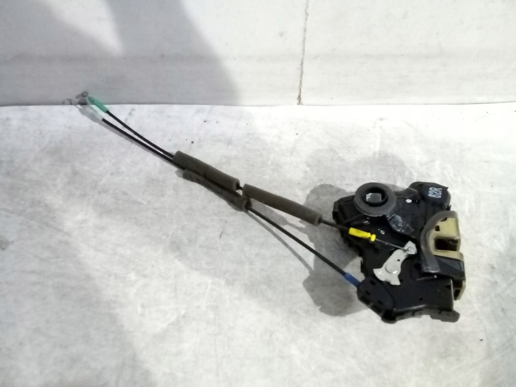 Toyota Corolla Verso II lock right front 2 PIN