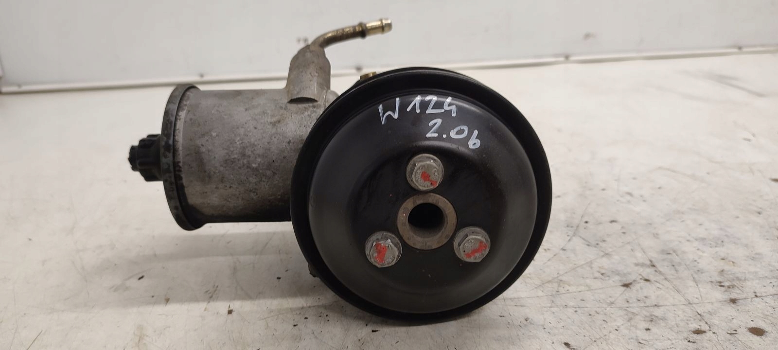 servo pump Mercedes W124 2,2