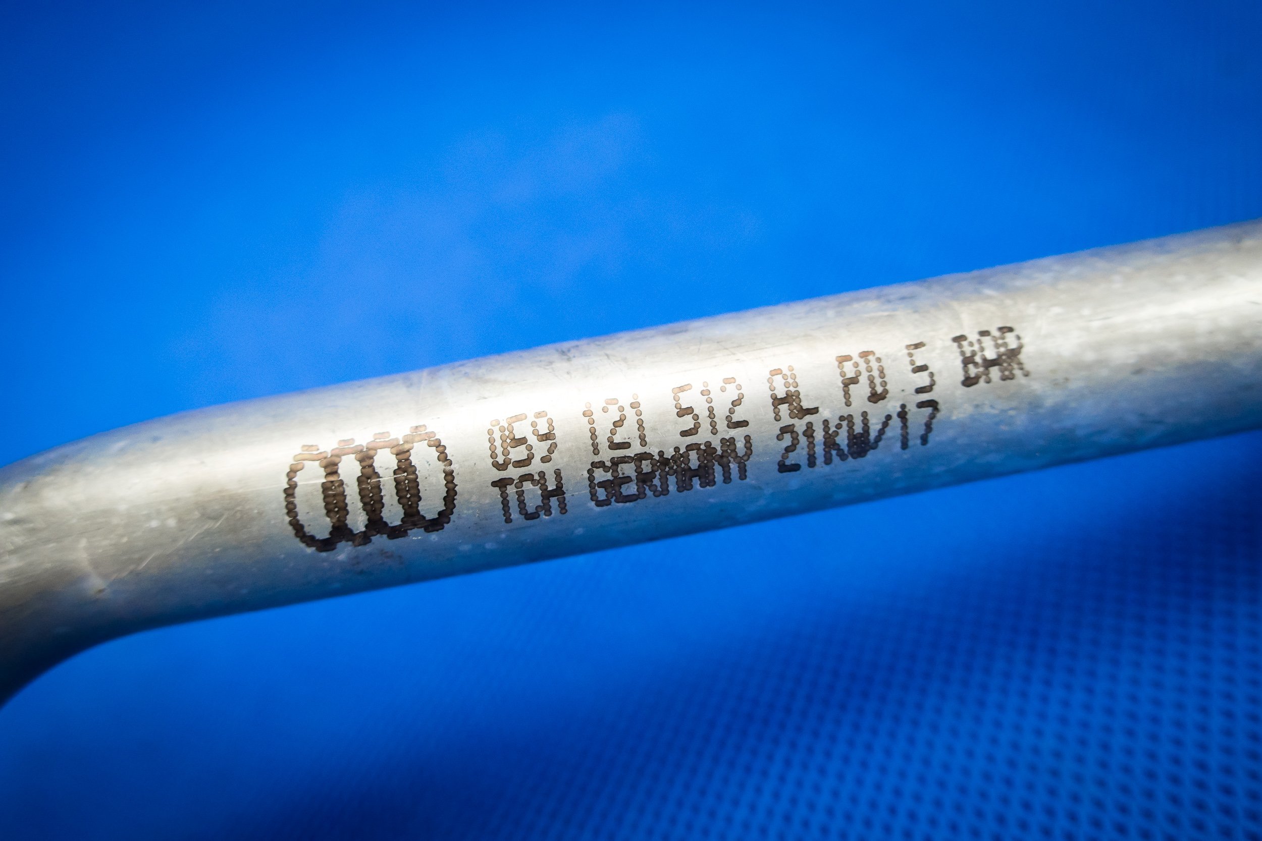 trouba wodna A4 A5 8W A6 4K A7 4K8 059121512AL