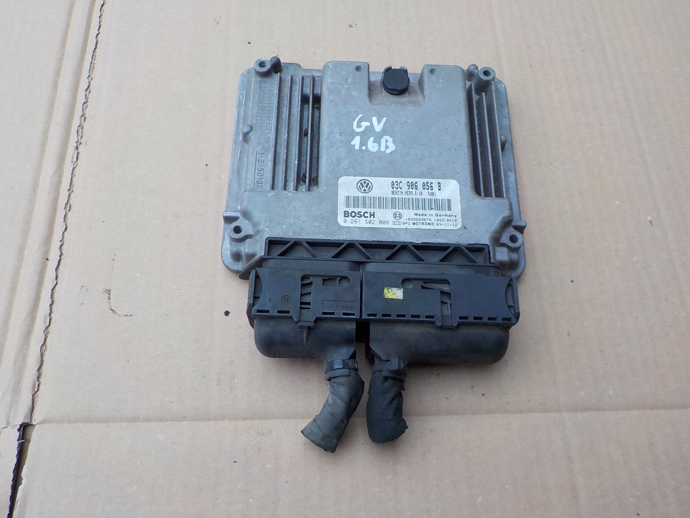control unit of the engine vw golf V 1,6 FSI 03C906056B