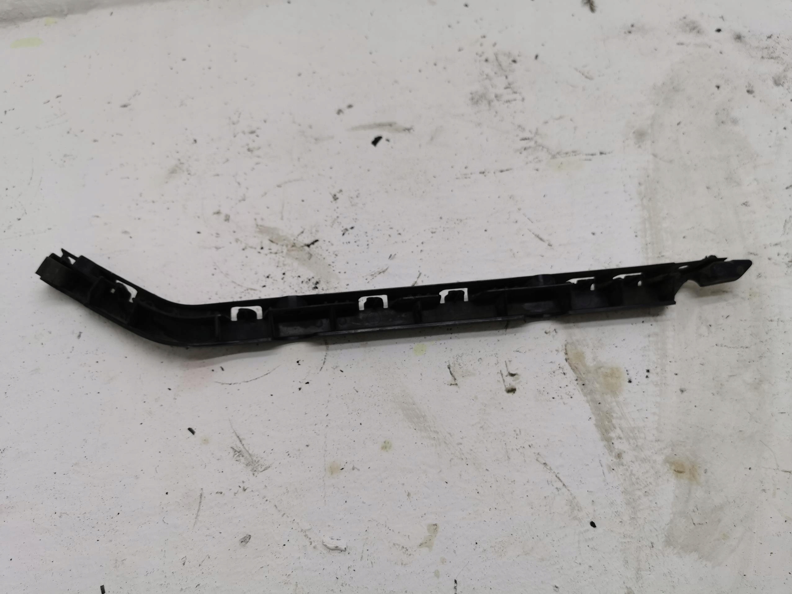 bumper bracket right rear part MERCEDES E-KLASA W207