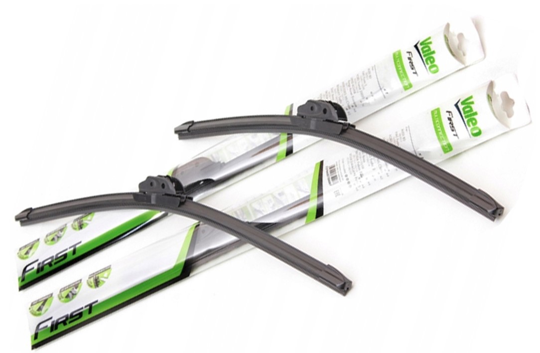 VALEO FIRST WYCIERACZKI PRZÓD AUDI A3 8P