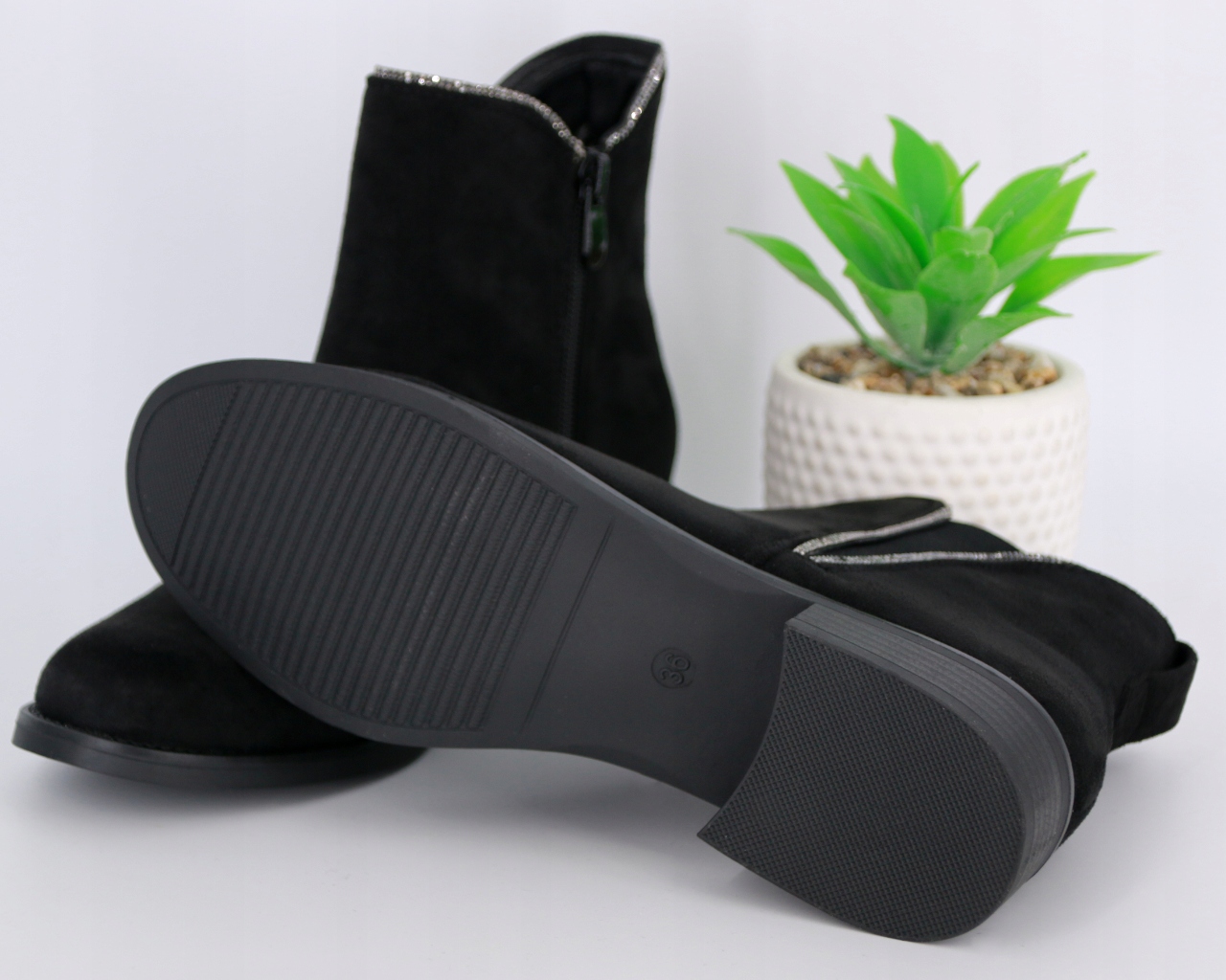 CZARNE ZAMSZOWE BOTKI NA OBCASIE JESIENNE WYGODNE BUTY DAMSKIE CYRKONIE 38 Długość wkładki 24 cm