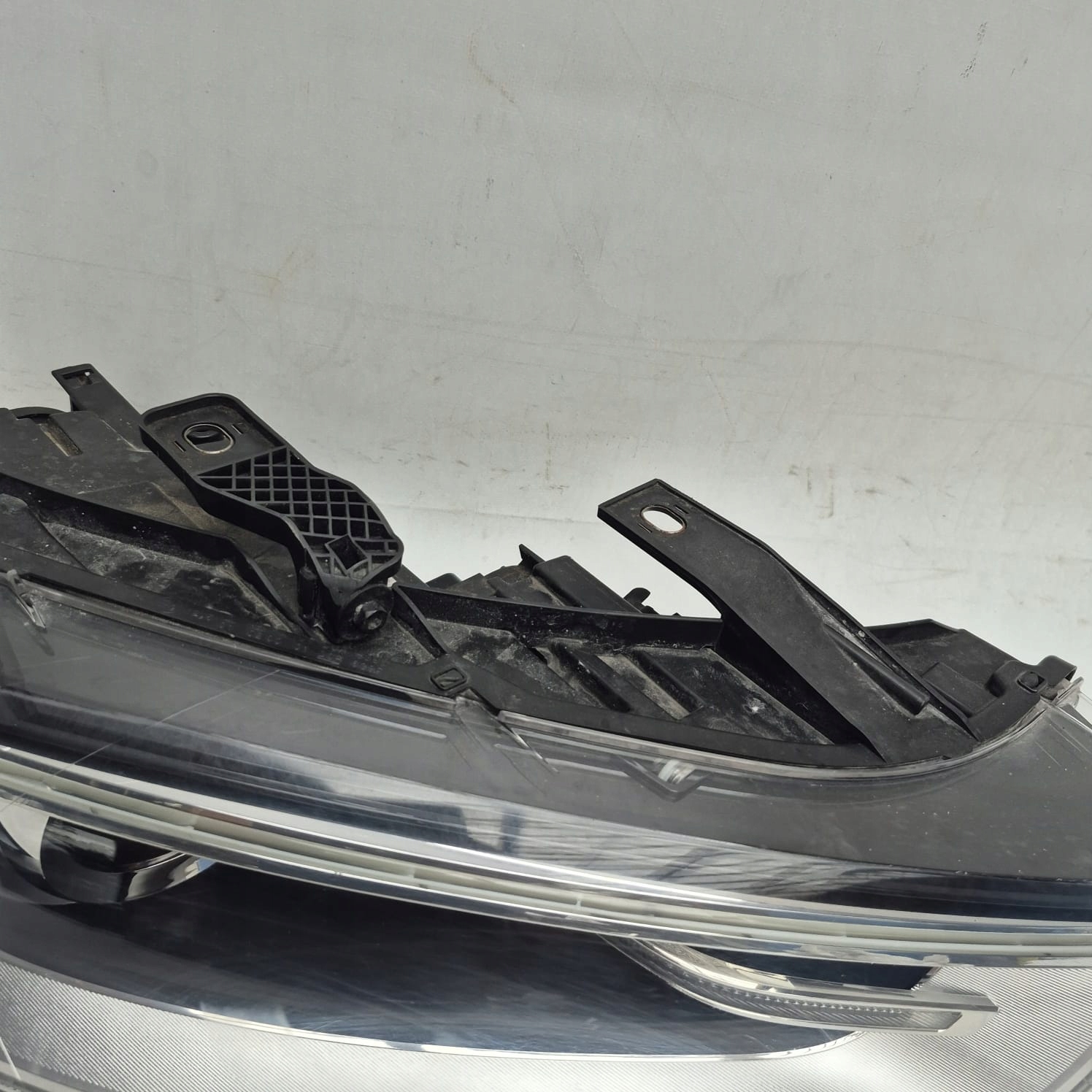 AUDI Q3 8U0 11- light right front front XENON 8U0941004H