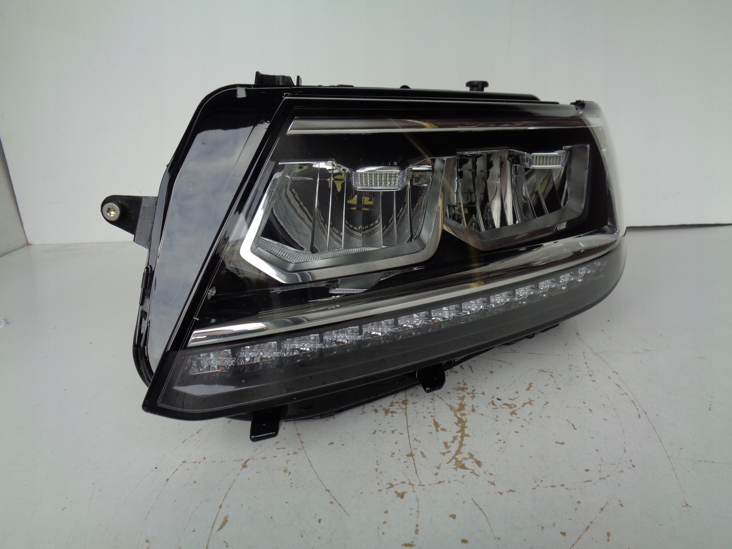 light left REFLEKTOR VW TIGUAN 5NA 16- FULL LED