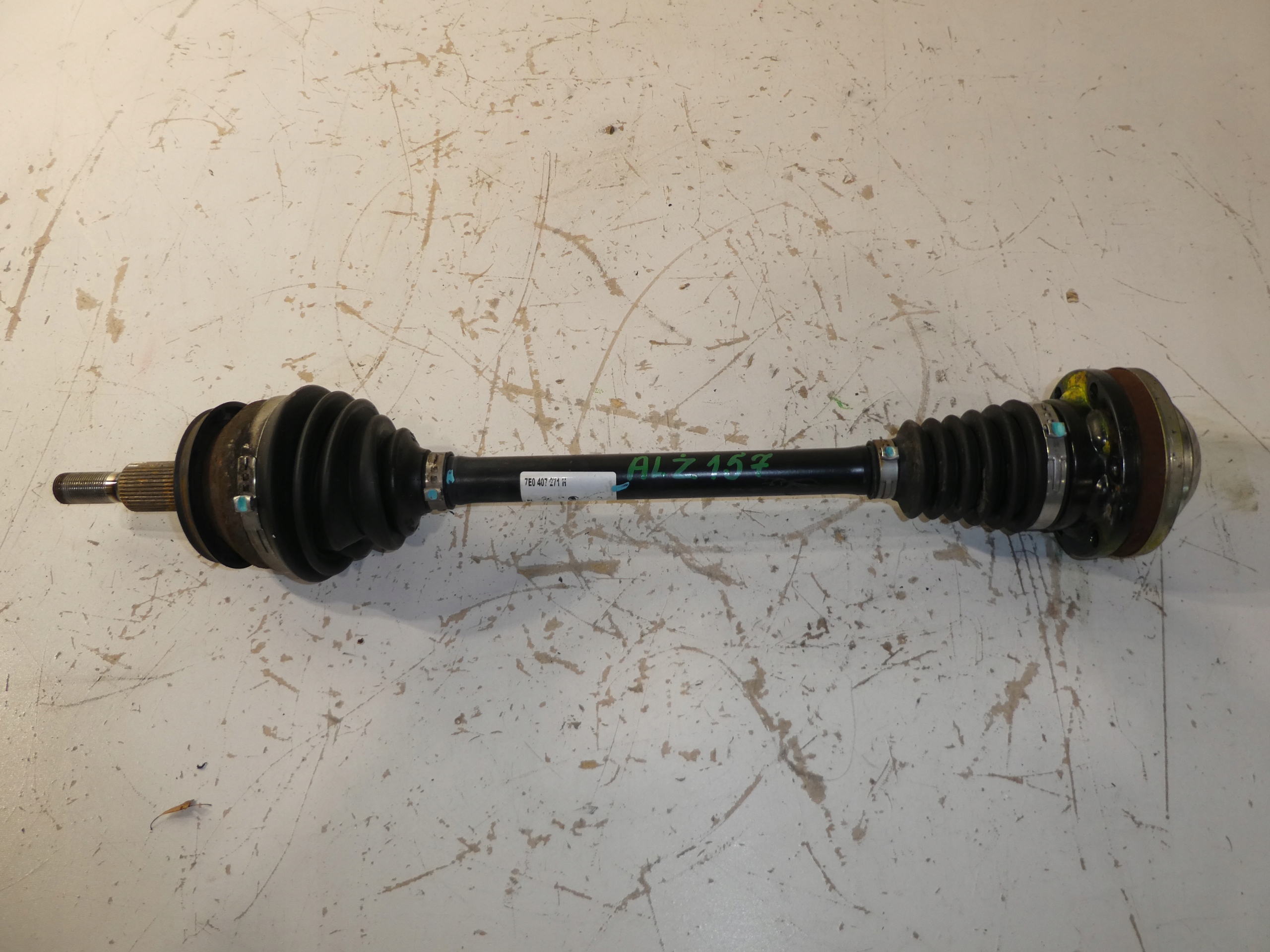 VW T5 LIFT semi-axis 7E0407271H