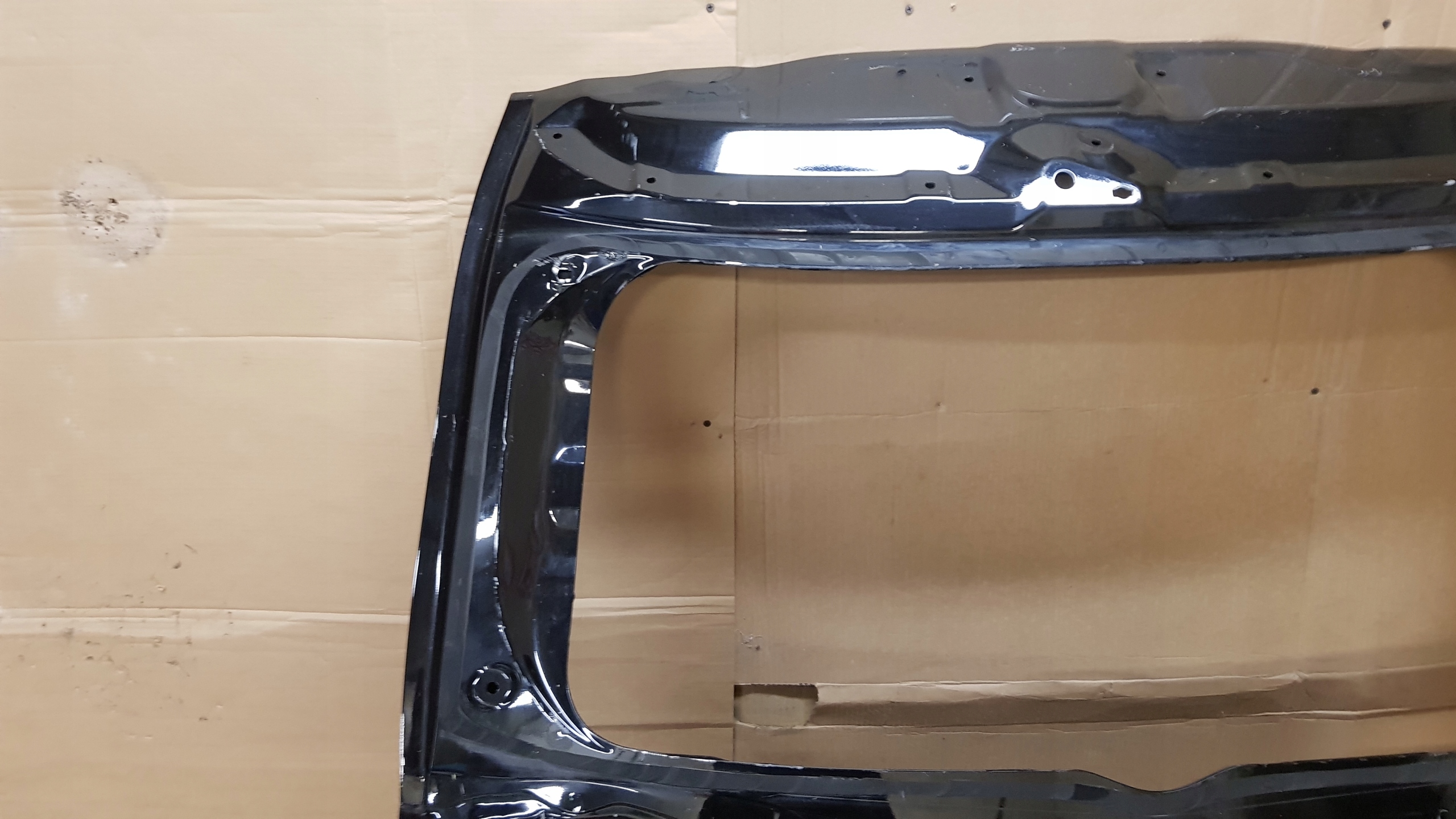 TOYOTA RAV4 5 V KLAPA TYŁ POKRYWA BAGAŻNIKA 18- Typ samochodu Samochody osobowe