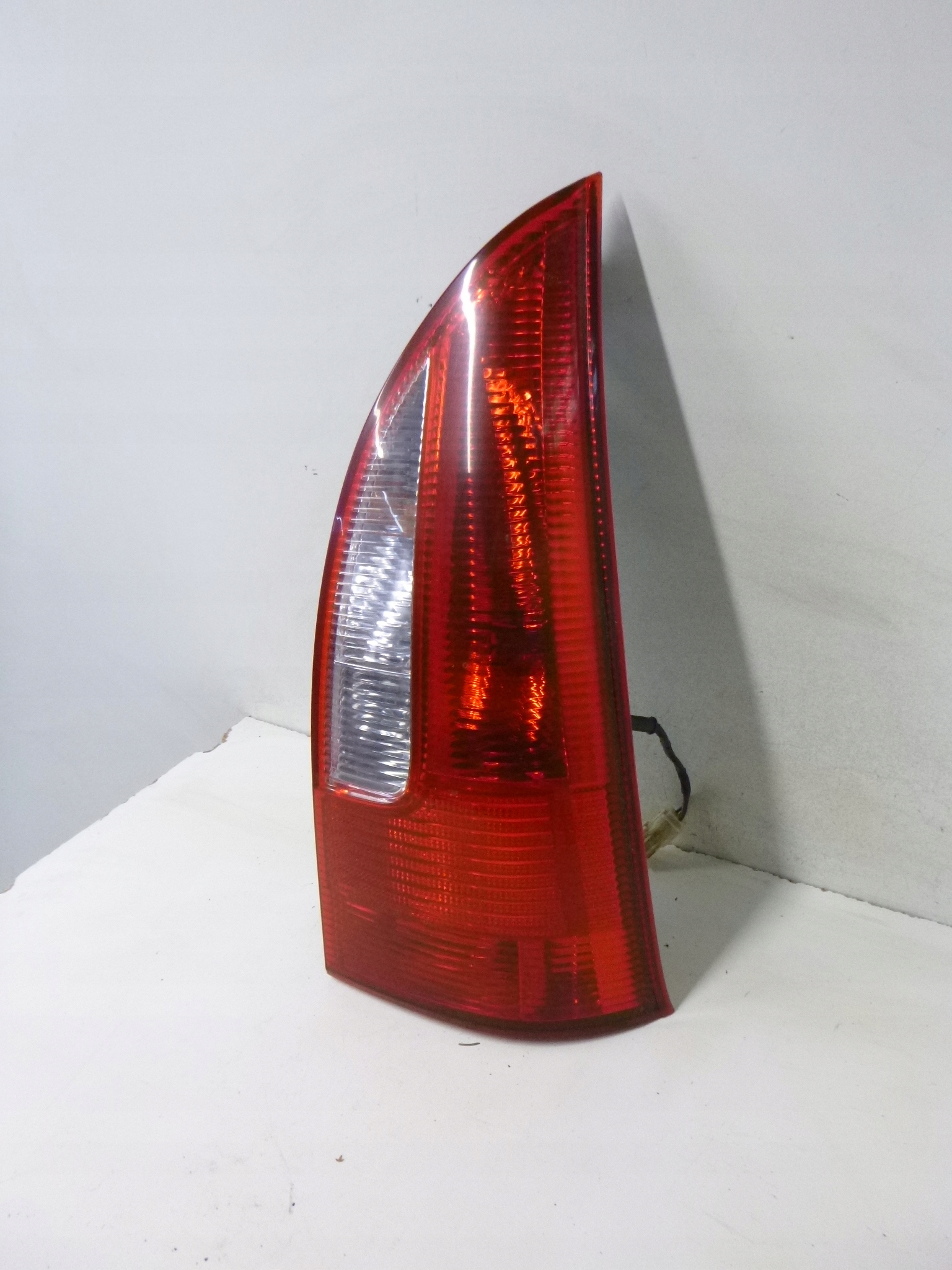 LICHT HINTEN MAZDA PREMACY 2000R.