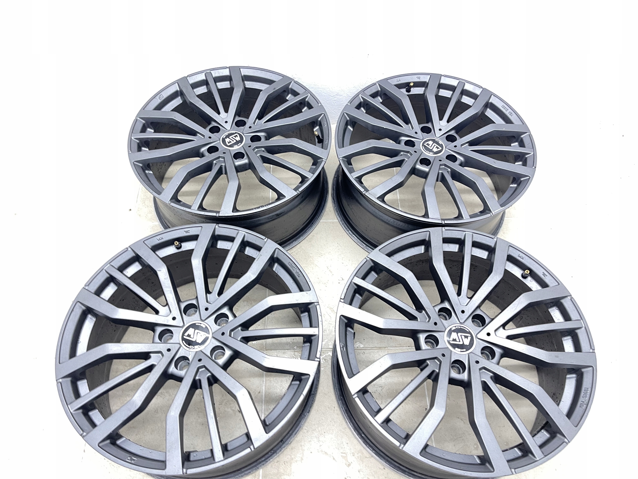 4×disc aluminium 20 CALI OZ MSW 8.5"J x 20" 5x127 ET 50