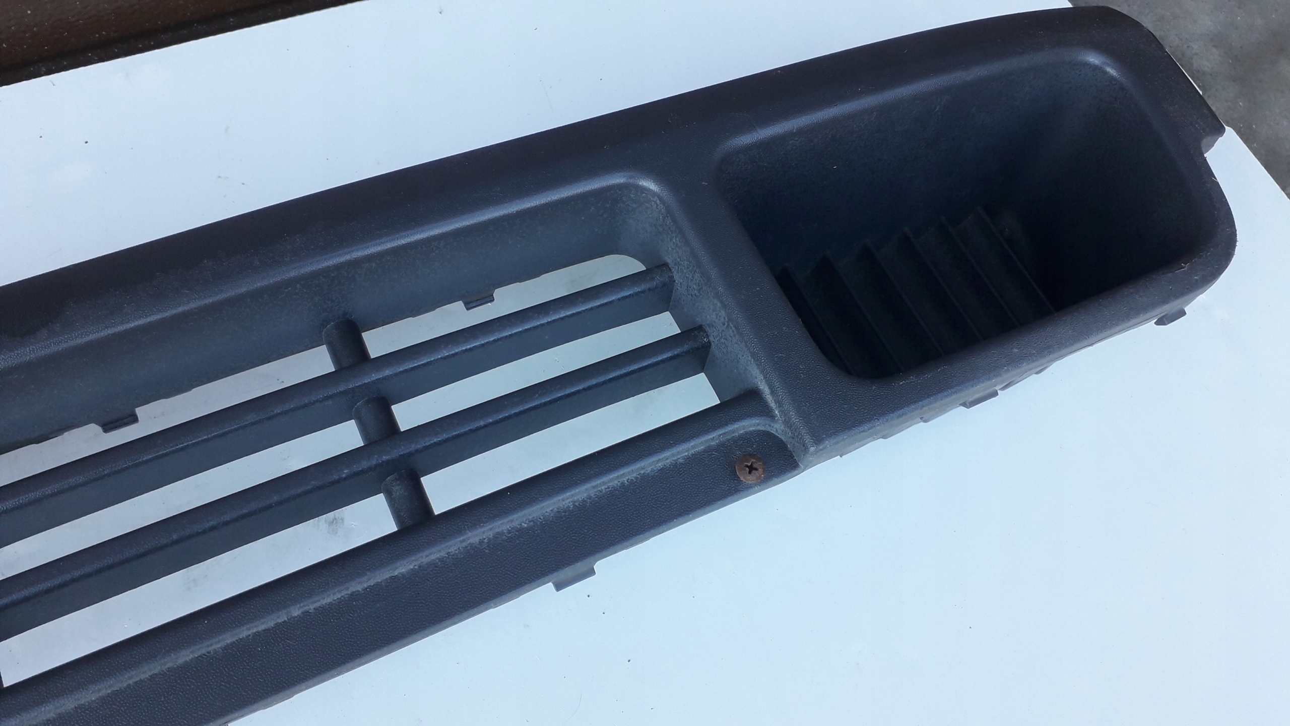VW T5 grid of a bumper 7H0807719