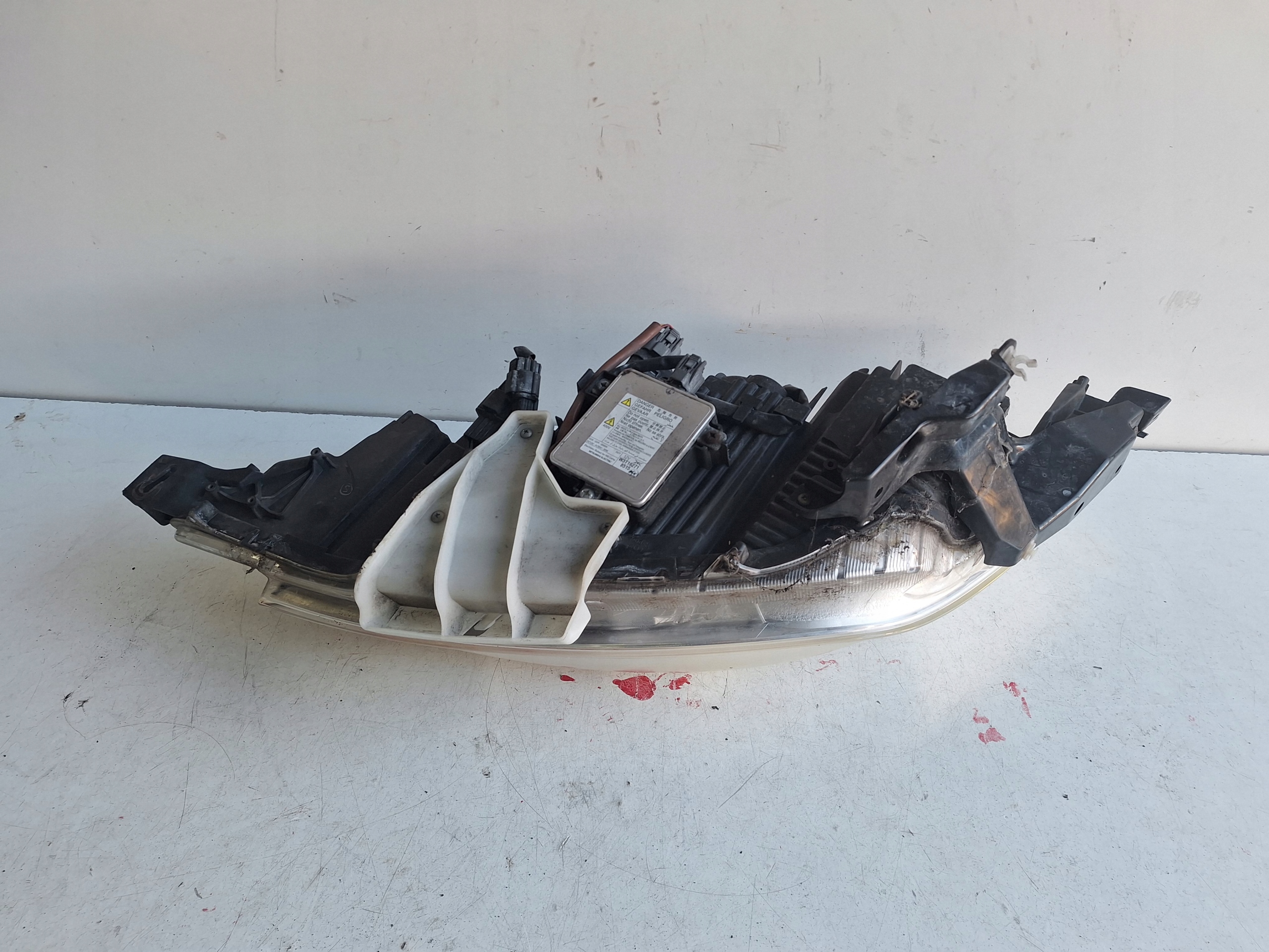 PEUGEOT 4007 07-12 light right XENON UK