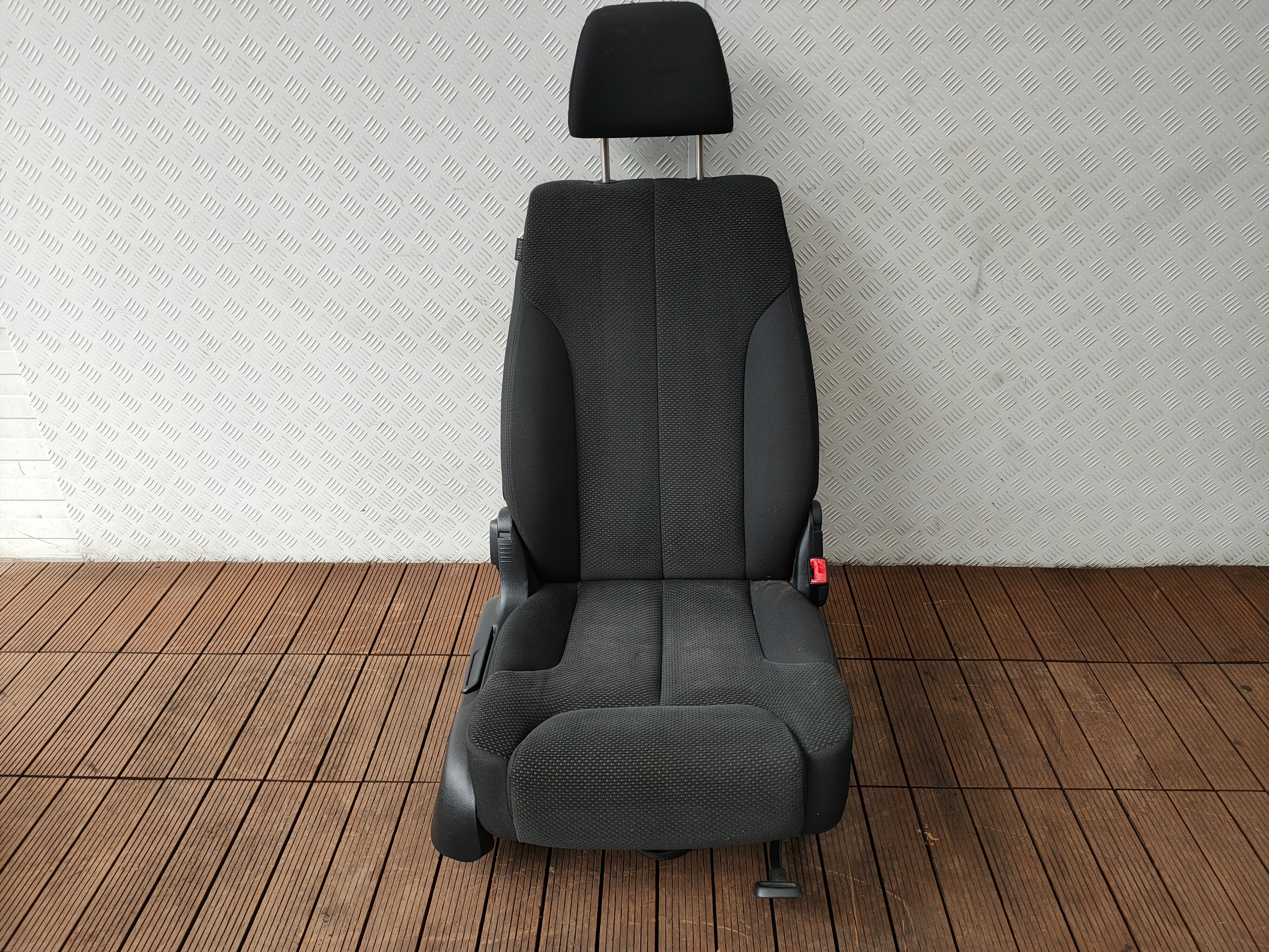 VW PASSAT B6 05-10 seat front right front SKLADANY EUROPA OE