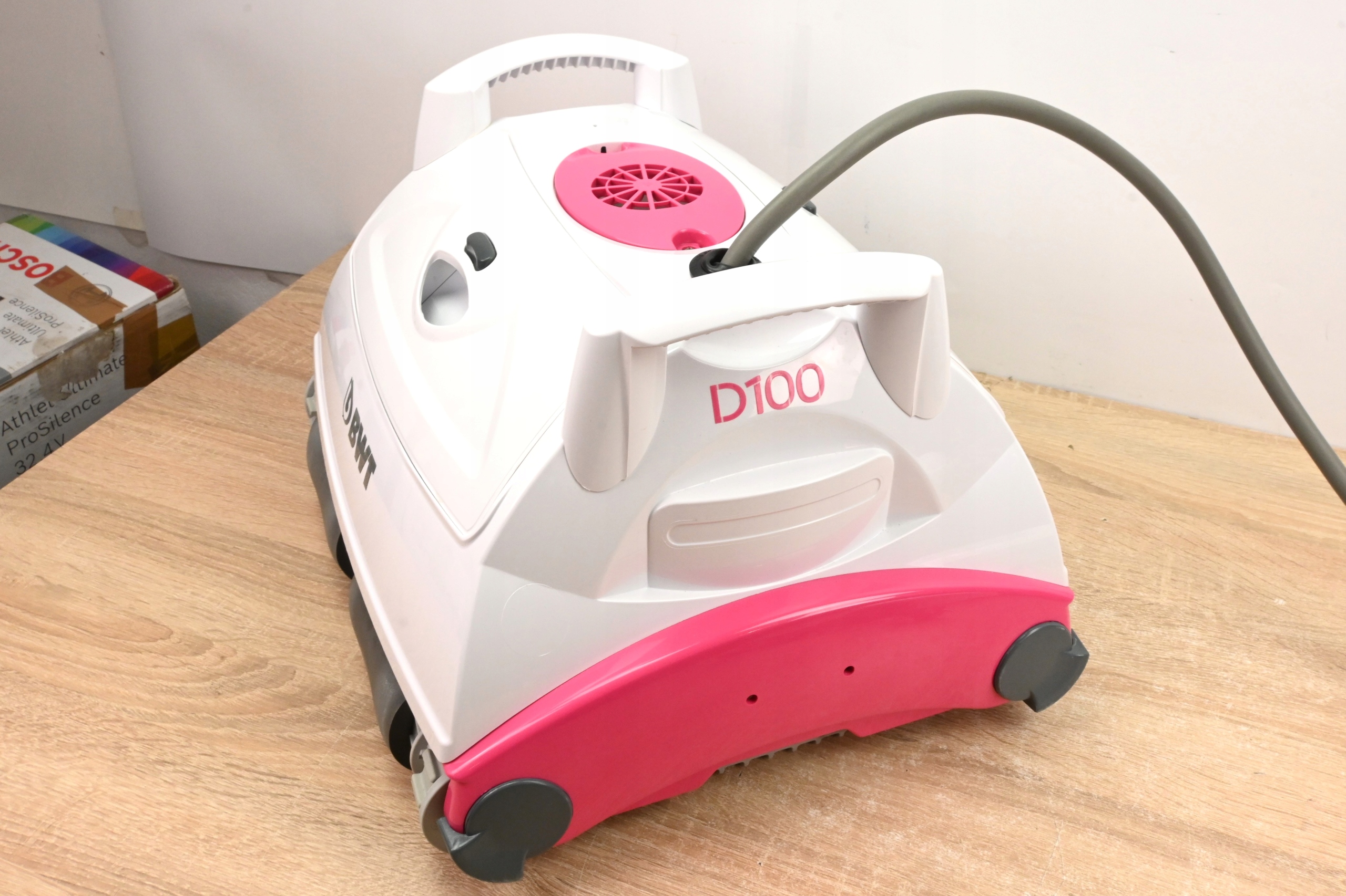 BWT D100 PLUS AUTOMATYCZNY ODKURZACZ BASENOWY ROBOT CZYSZCZĄCY Stan opakowania otwarte