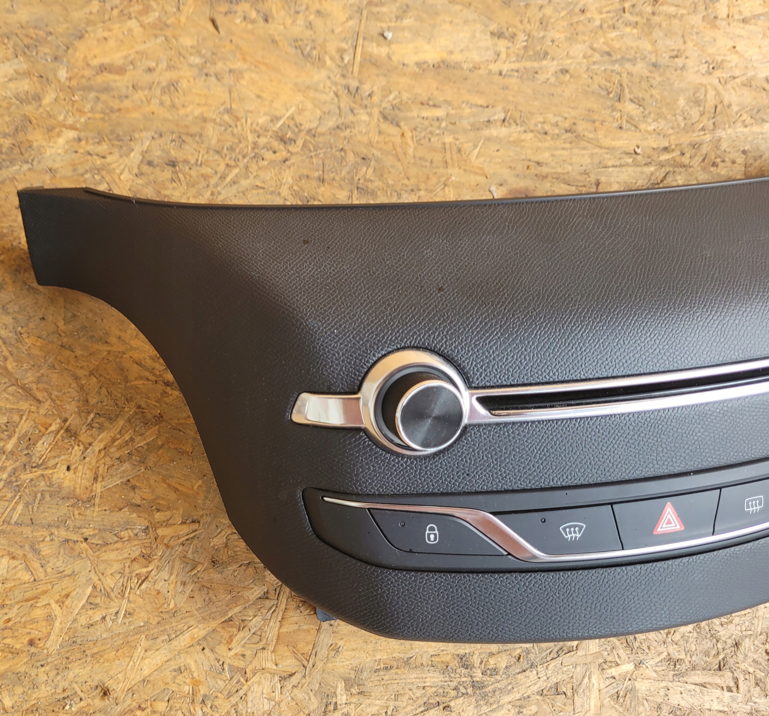 PANEL RADIA PEUGEOT 308 T9 II 96777664zd