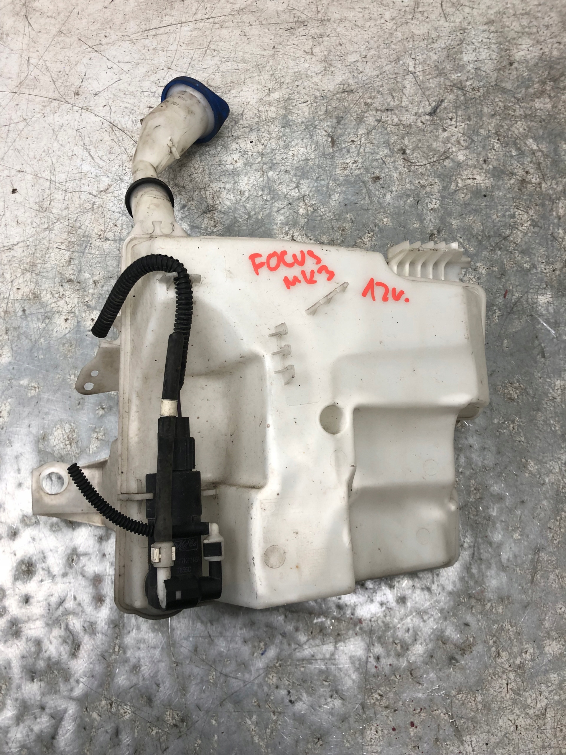 washer fluid tank FORD FOCUS MK3 BV61-17B613-AG