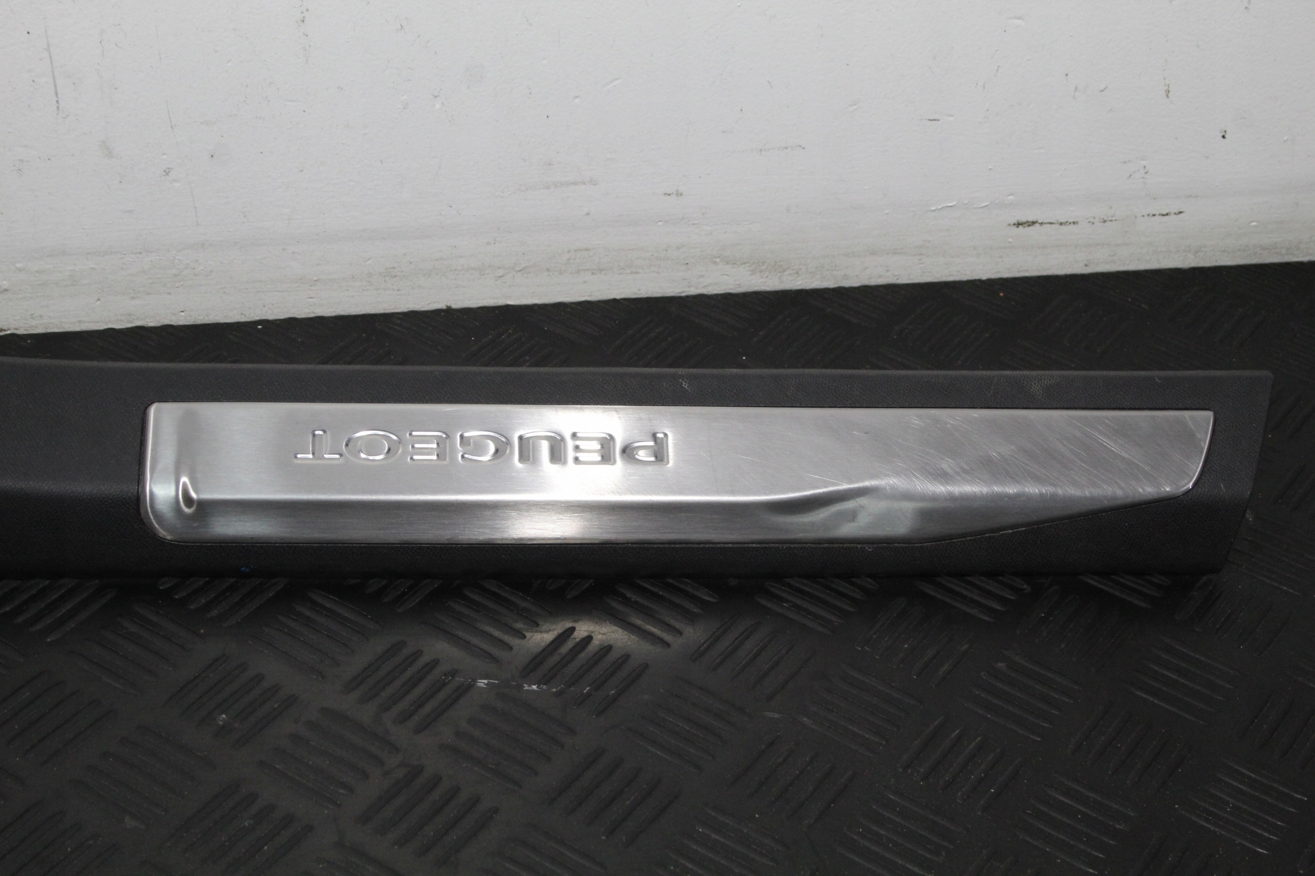 cap threshold cover inner left PEUGEOT 3008 II 2