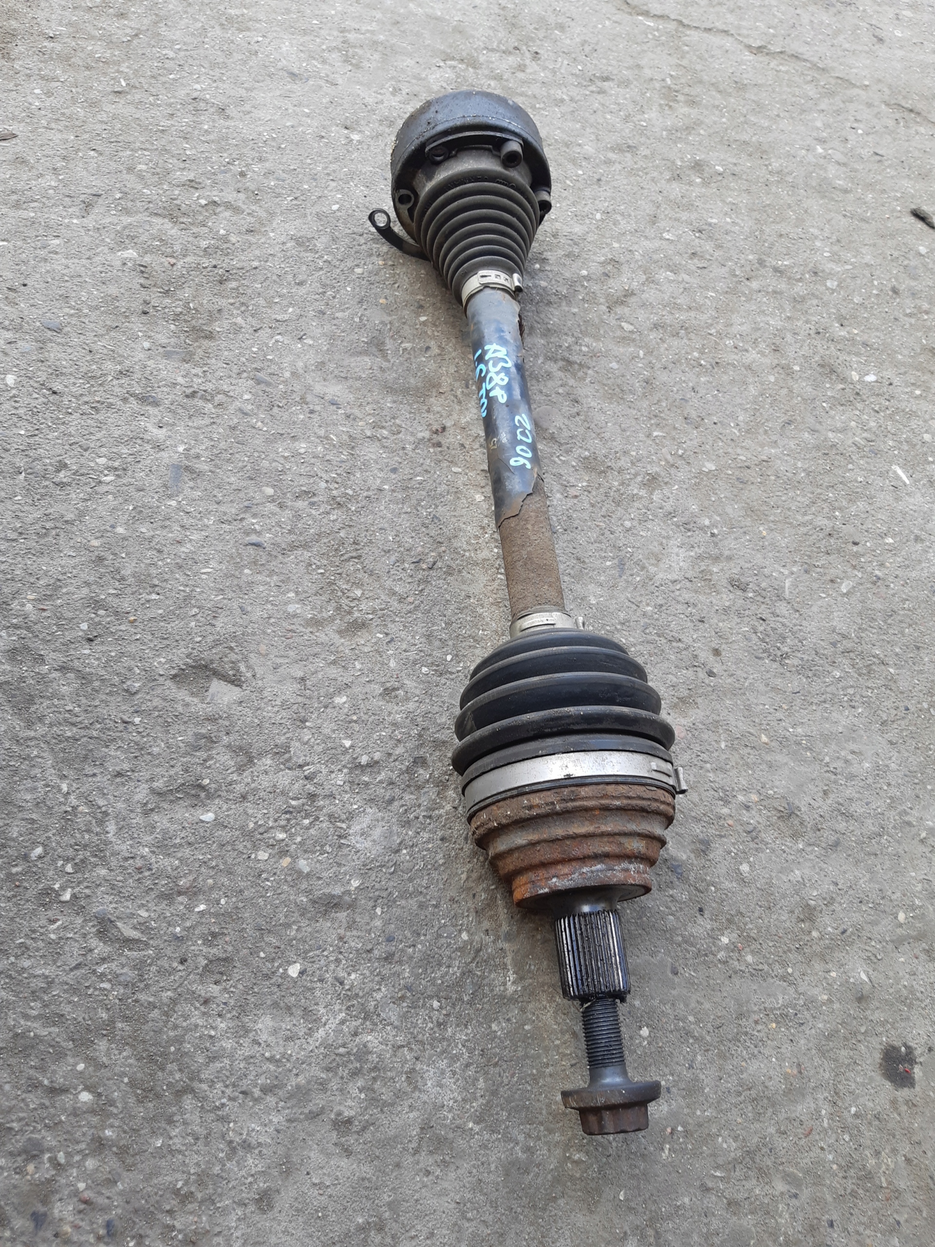 AUDI A3 8P LIFT 1.6 TDI semi-axis left front left front