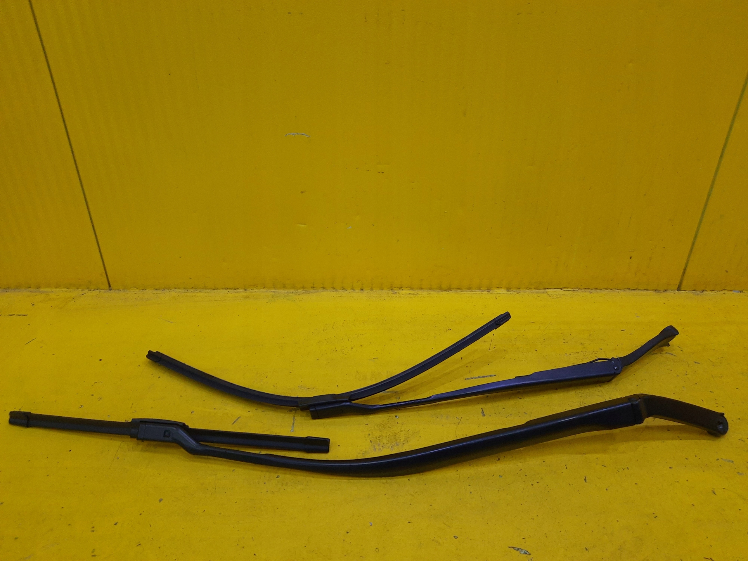 MASERATI LEVANTE РЫЧАГ СТЕКЛООЧИСТИТЕЛЯ ЛЕВЫЙ 670032335