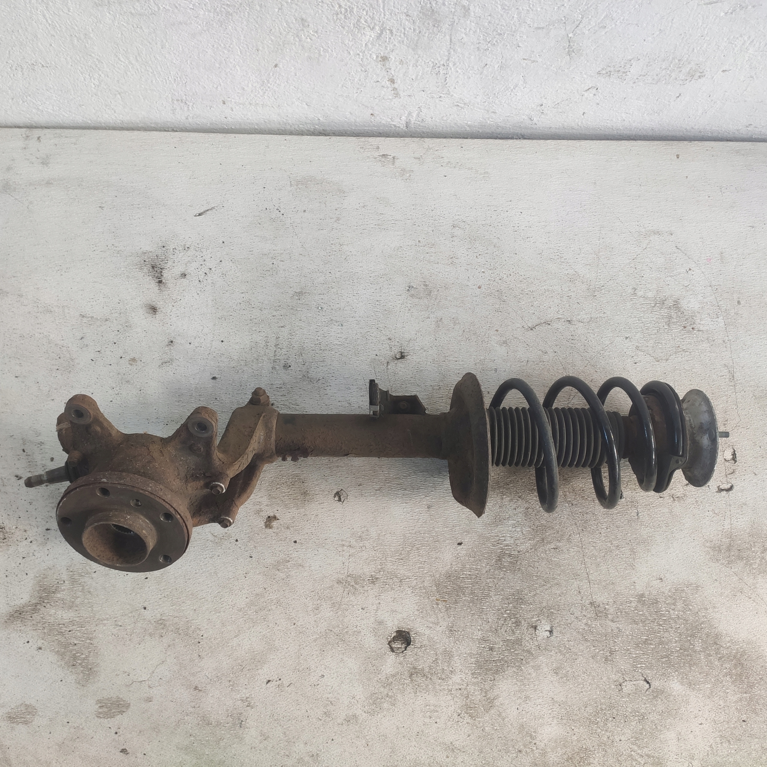 BMW X3 E83 2.0D swing McPherson right