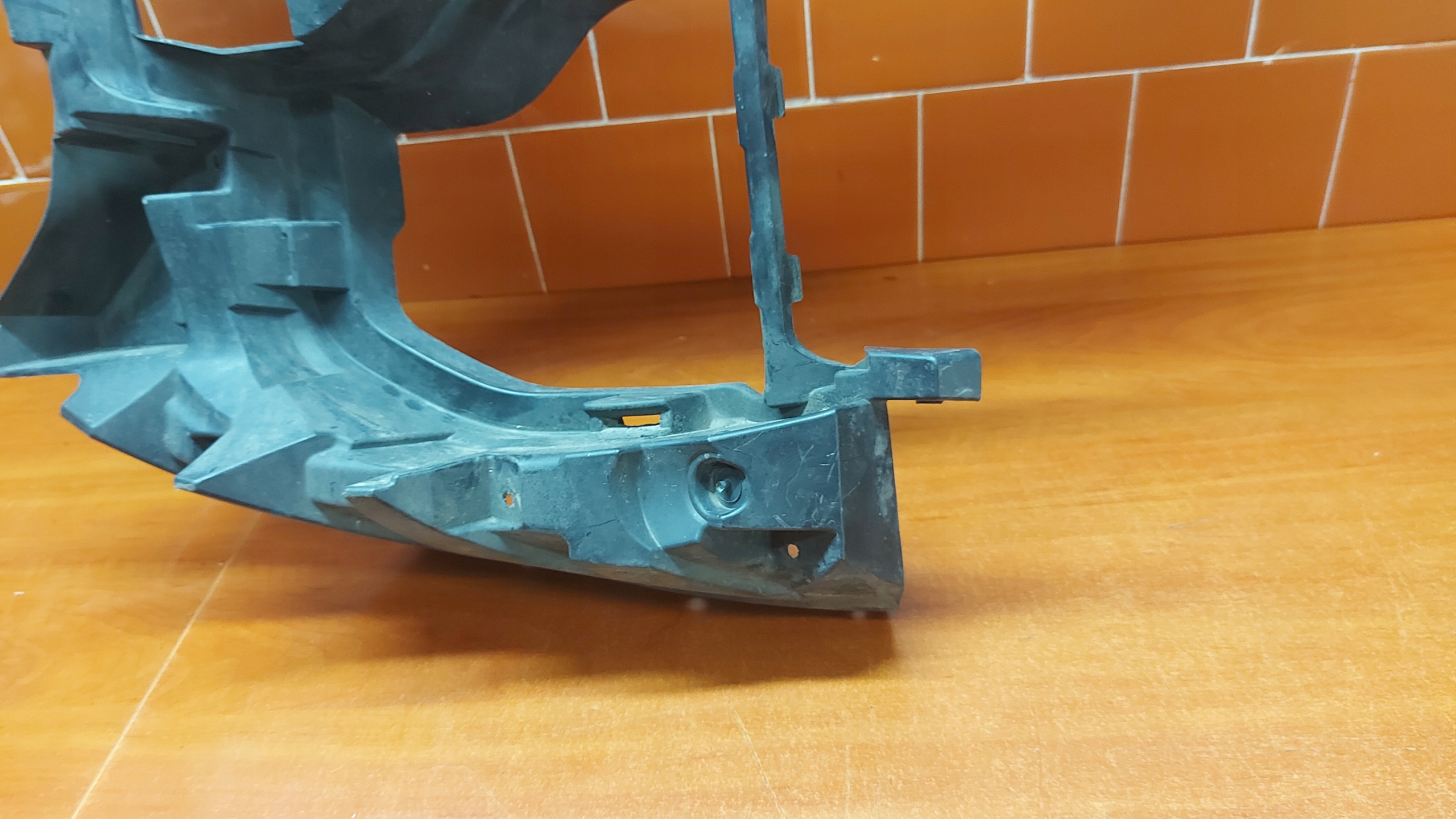 bumper bracket left front front BMW X5 G05 m-packet 18