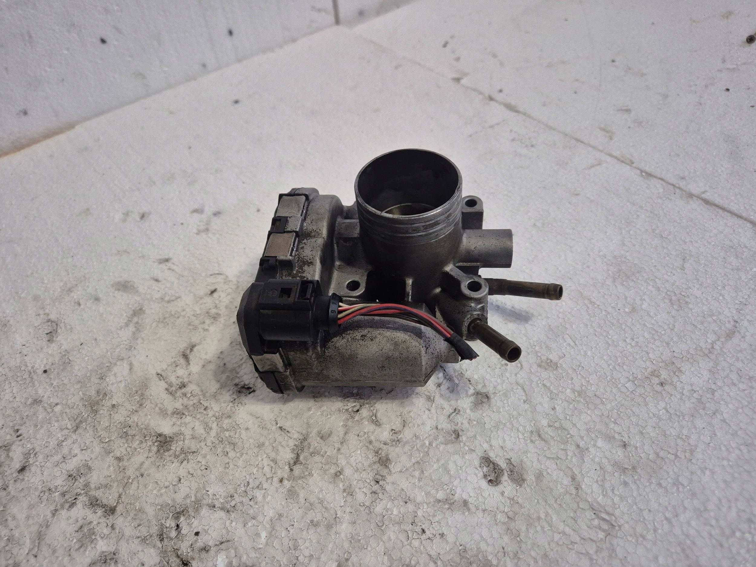 Valvola a farfalla 030133062 Vw Polo 6N2 1.0 1.4 B