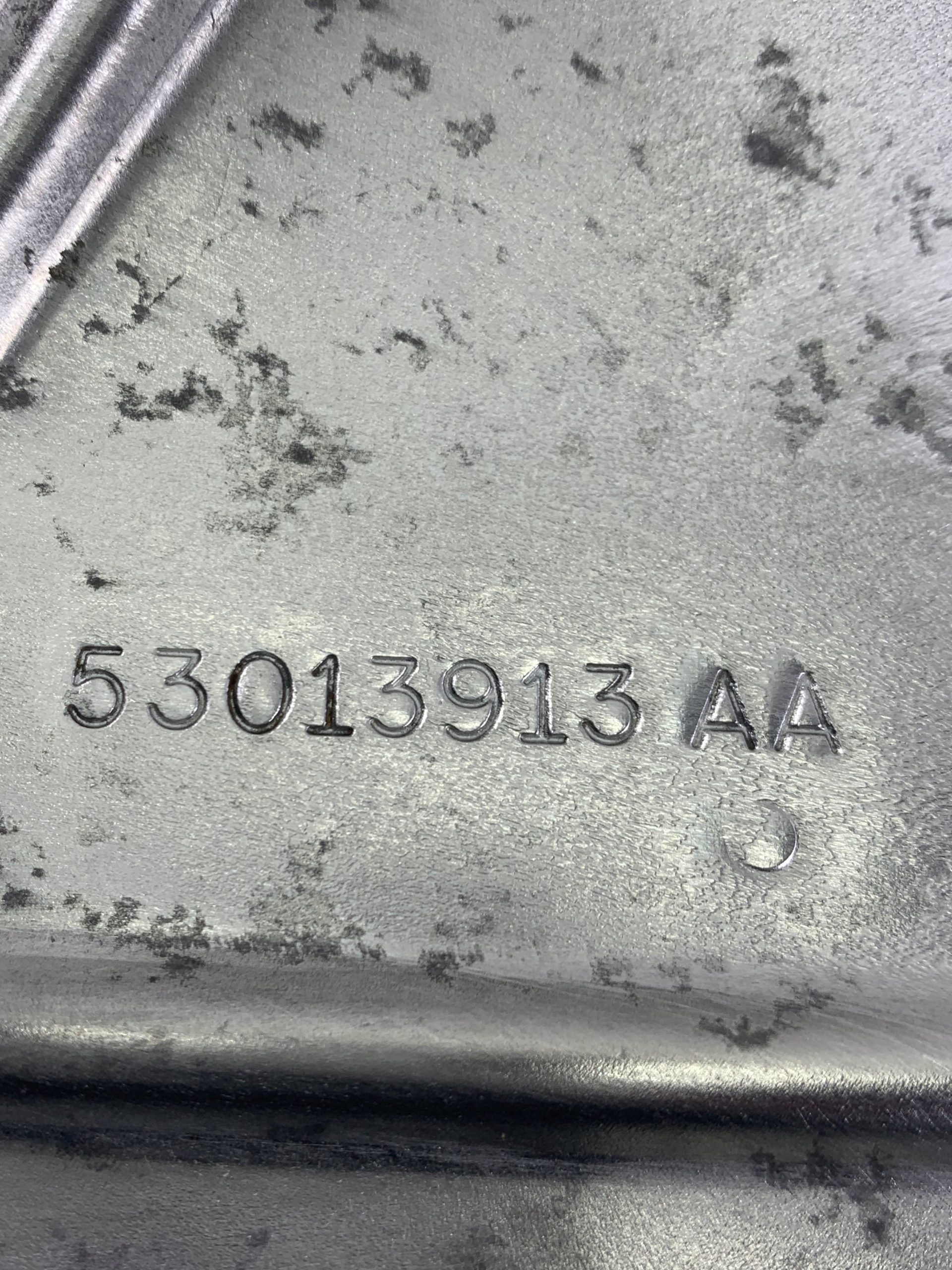 fedél TERMICZNA JEEP CHEROKEE 2.8 CRD 53013913AA