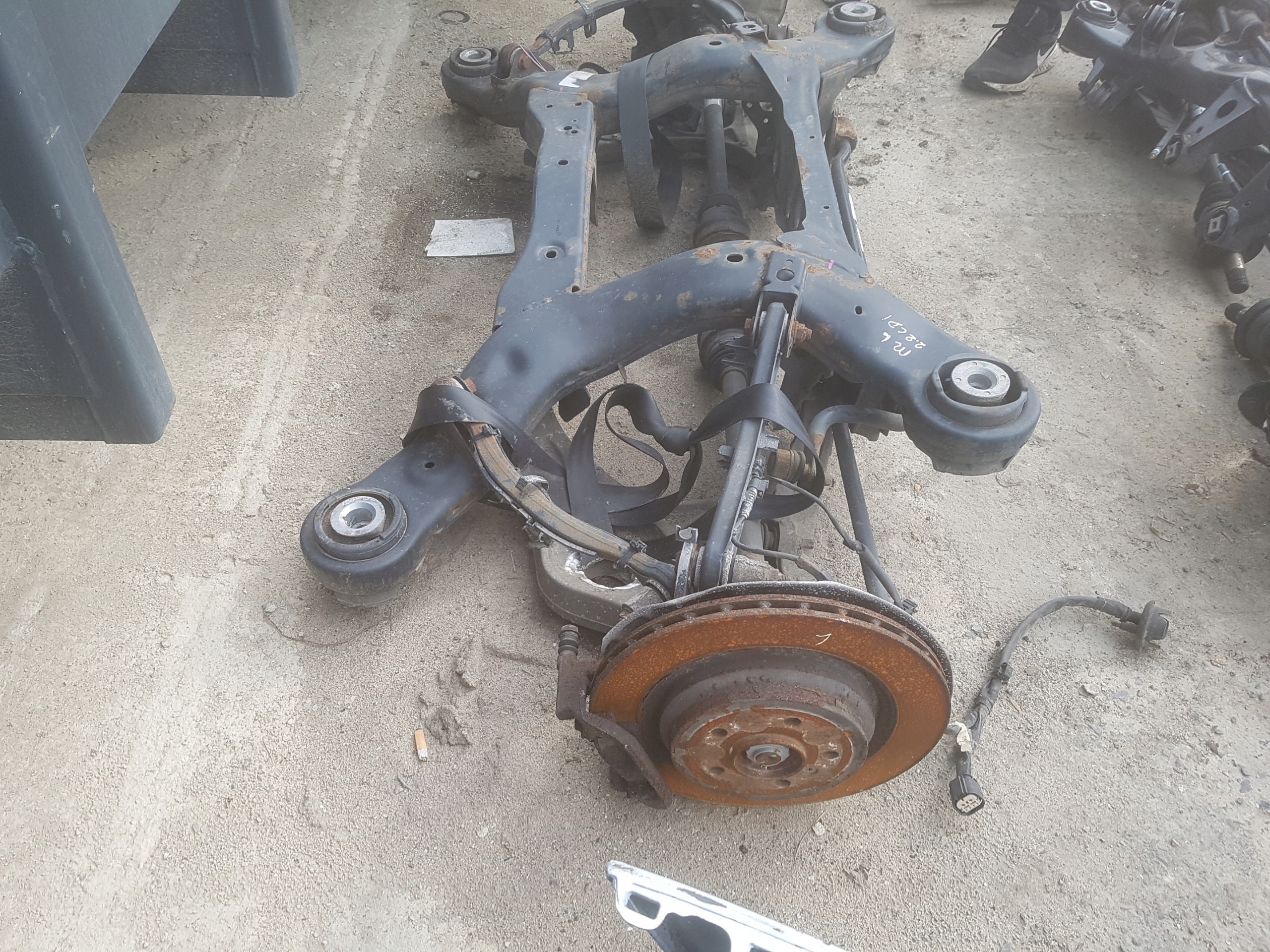 MERCEDES ML W166 2.2 CDI BELKA ZAWIESZENIA TYŁ Typ samochodu 4x4/SUV Samochody osobowe