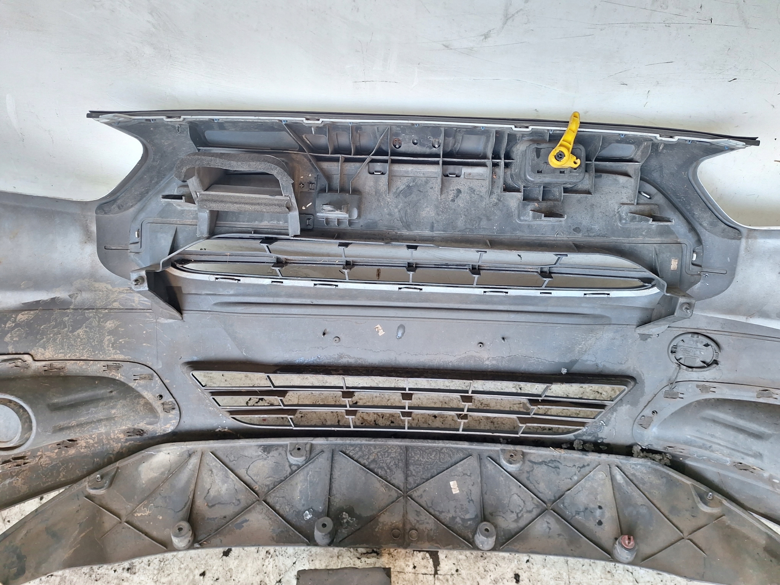 FORD TRANSIT COURIER 14-18 Stoßstange