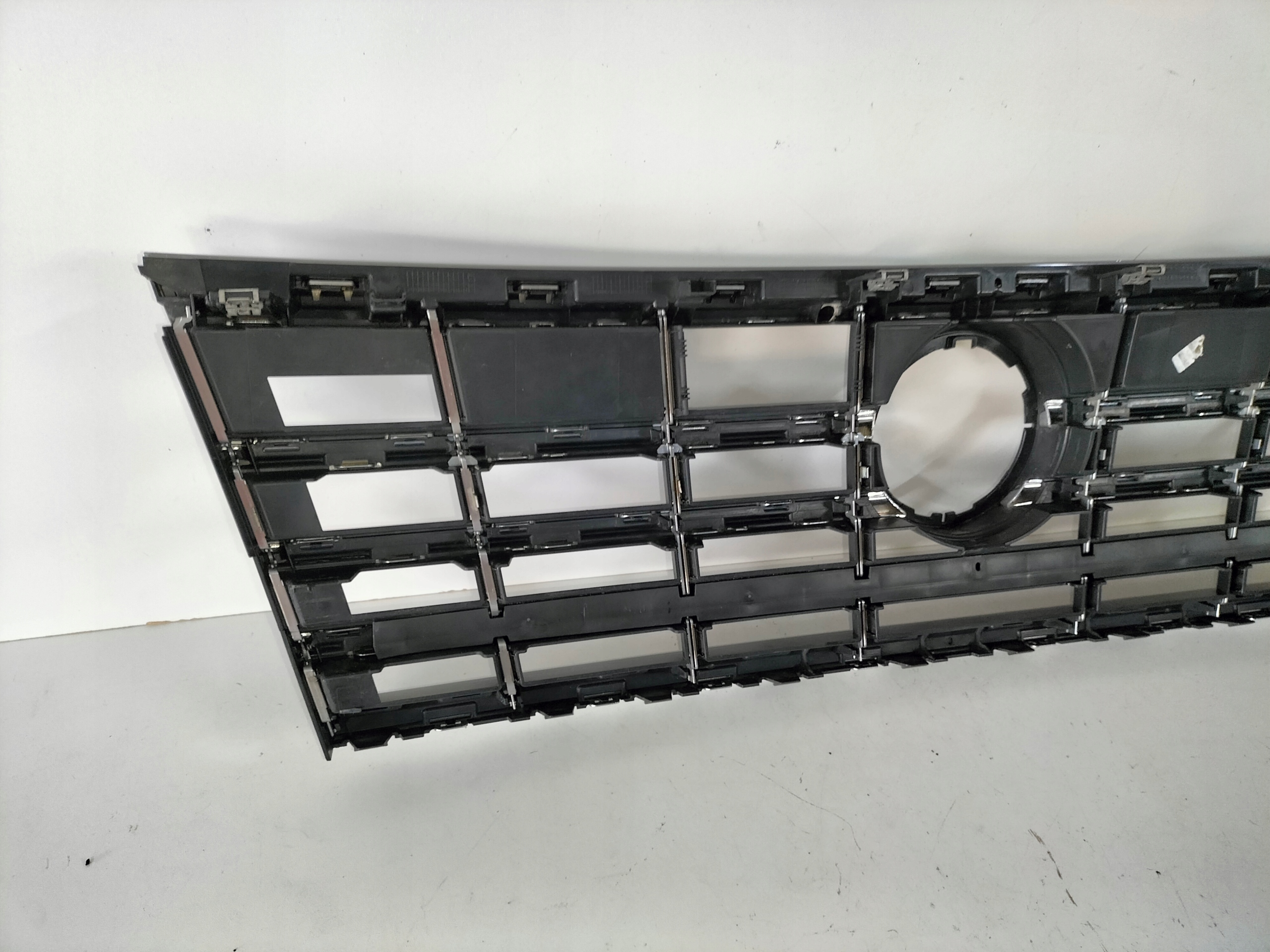 grille grid grill VW TOUAREG III 18- without znaczka