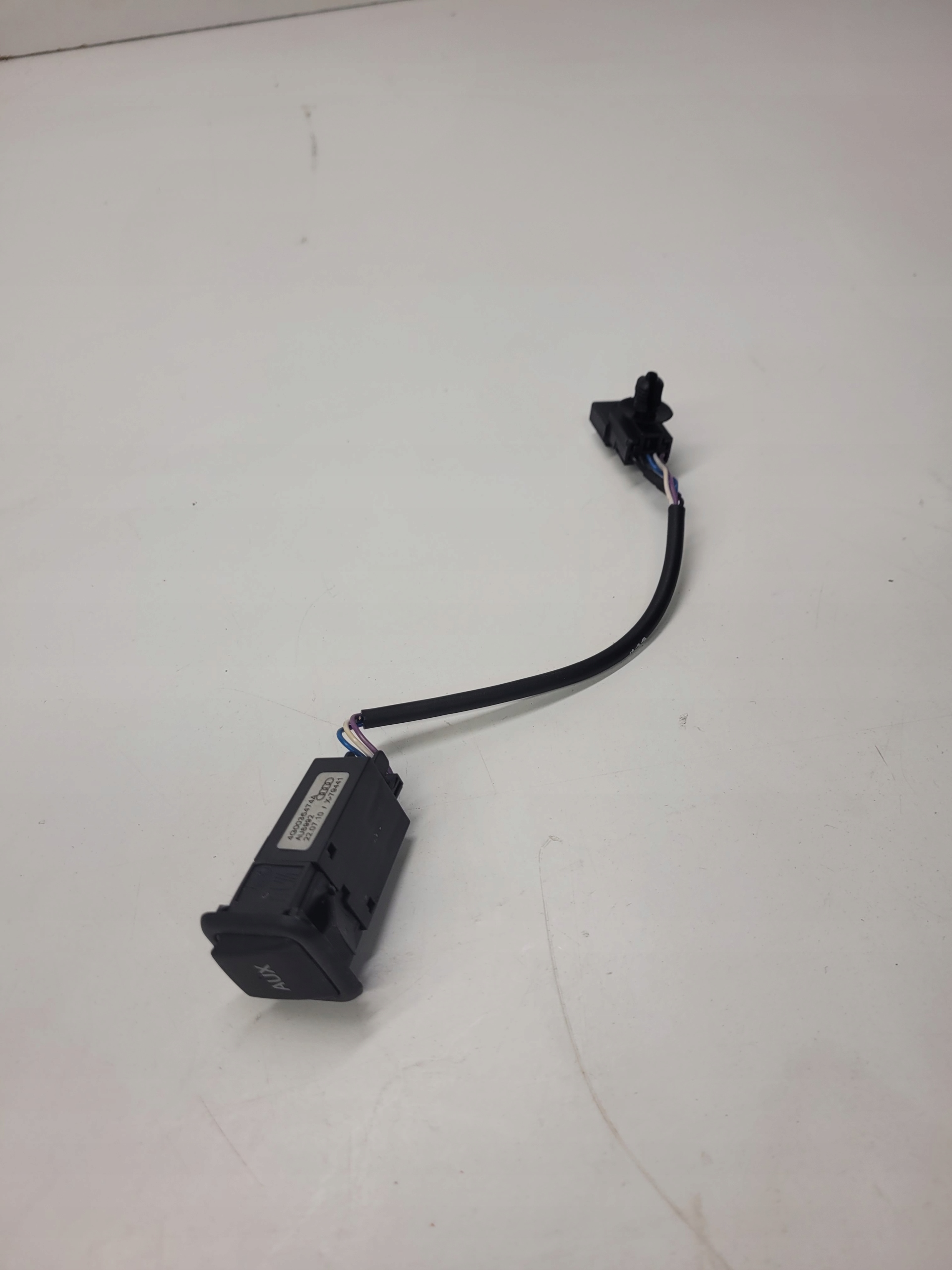 passenger compartment adapter AUX AUDI A6 C7 A7 4G0035474A