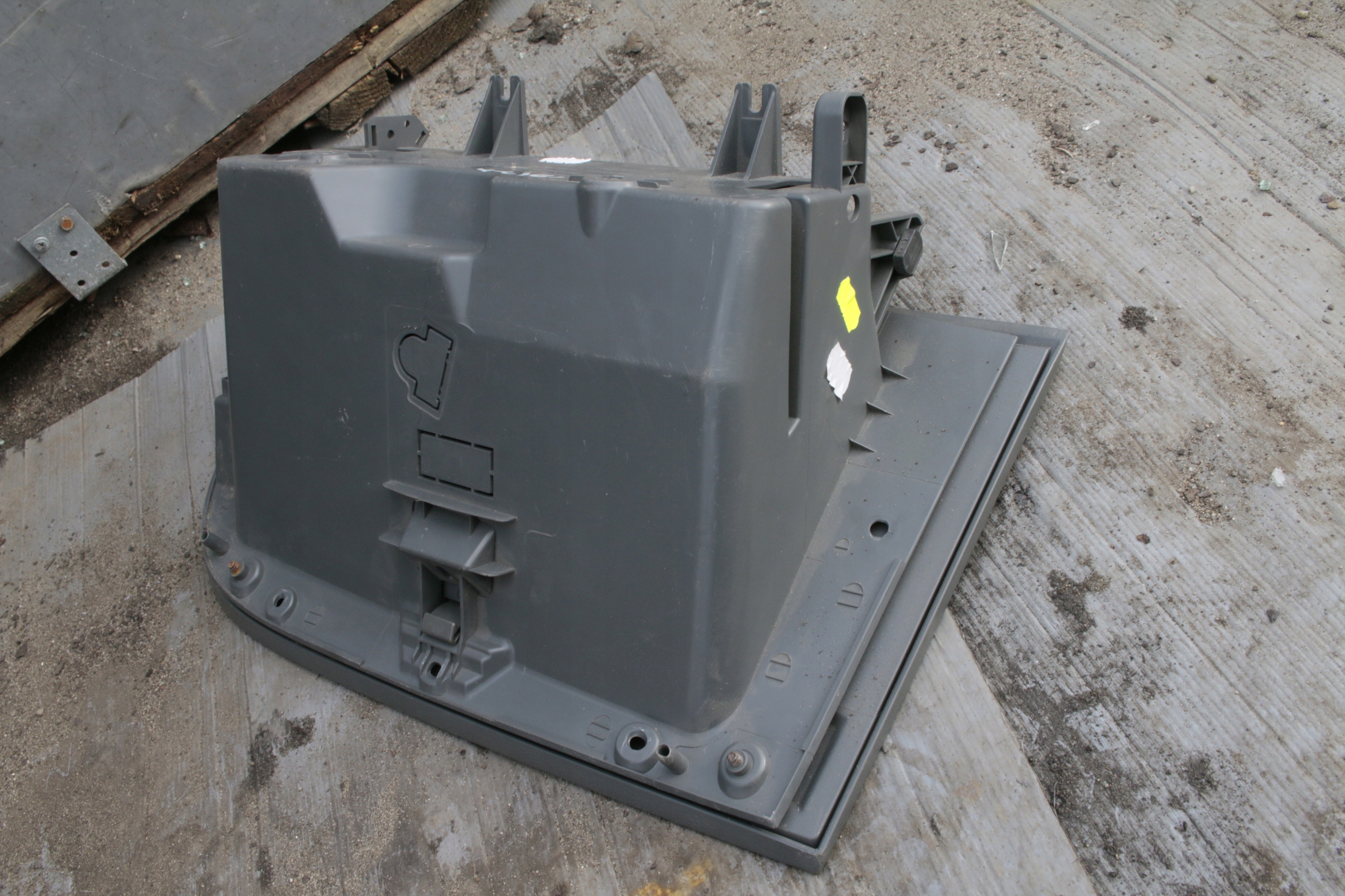 бардачок пассажира seat Ibiza IV