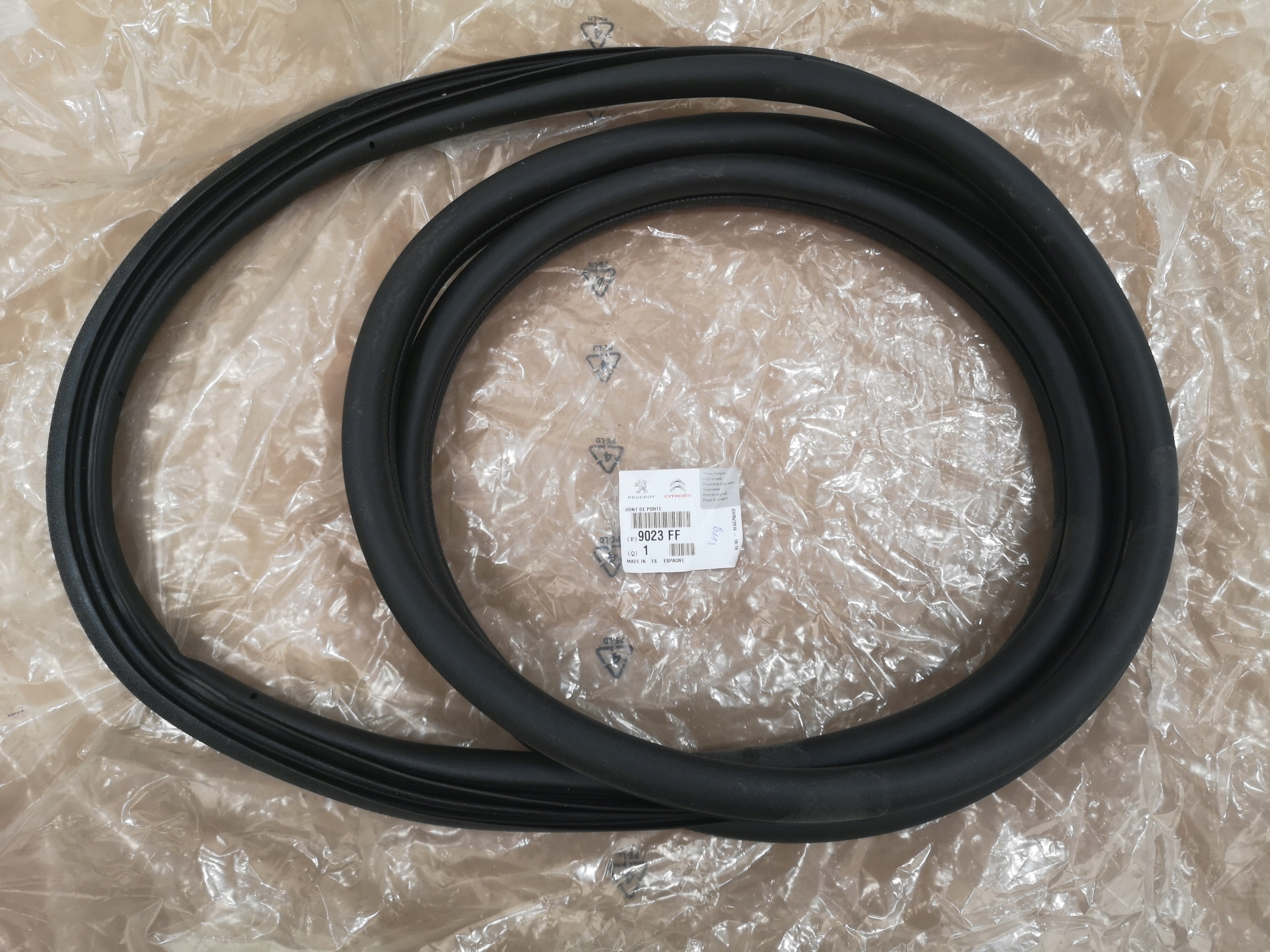 USZCZELKA DRZWI PRZESUWNYCH OE BERLINGO PARTNER