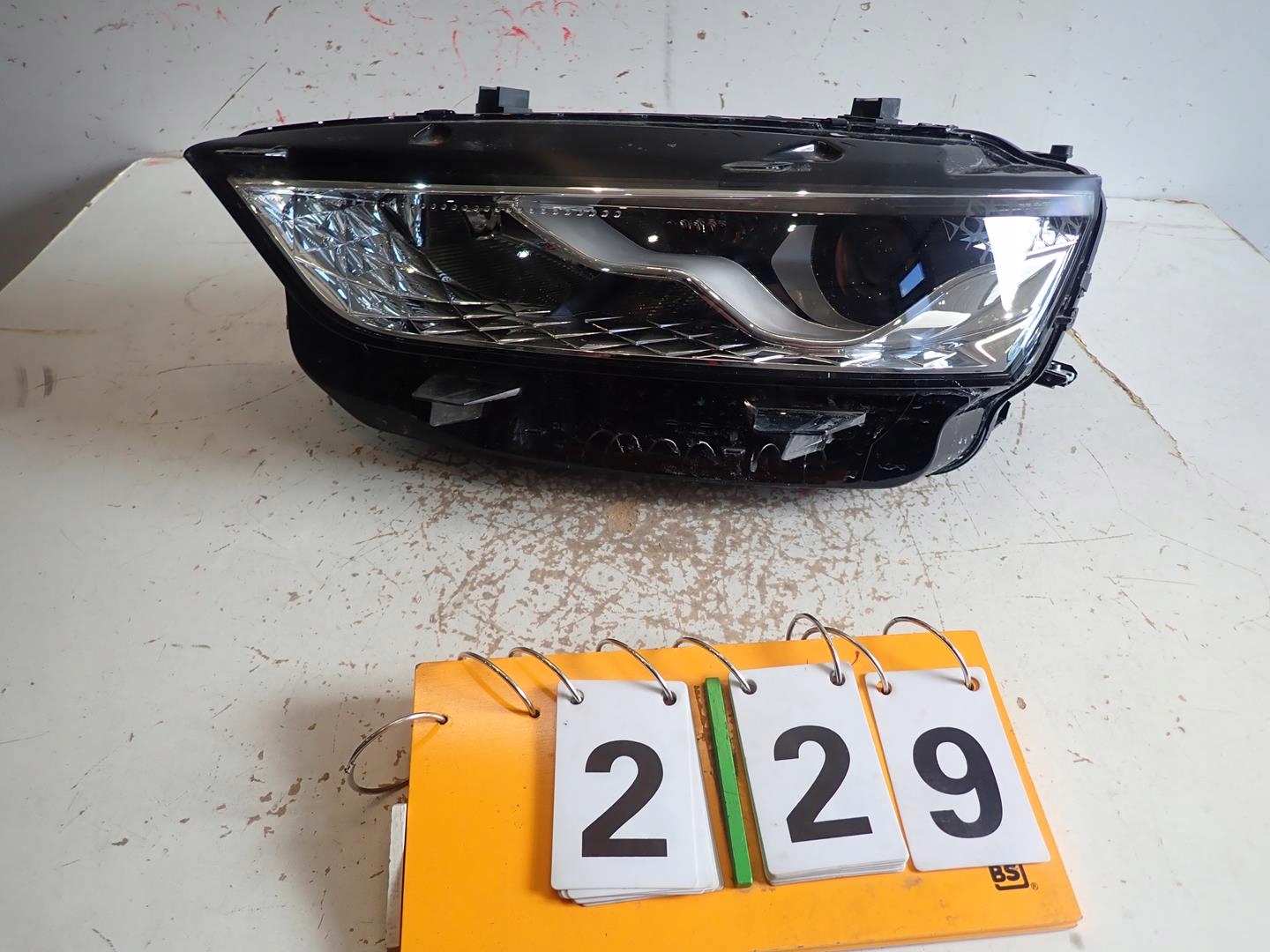 light front front left CITROEN DS7 XENON