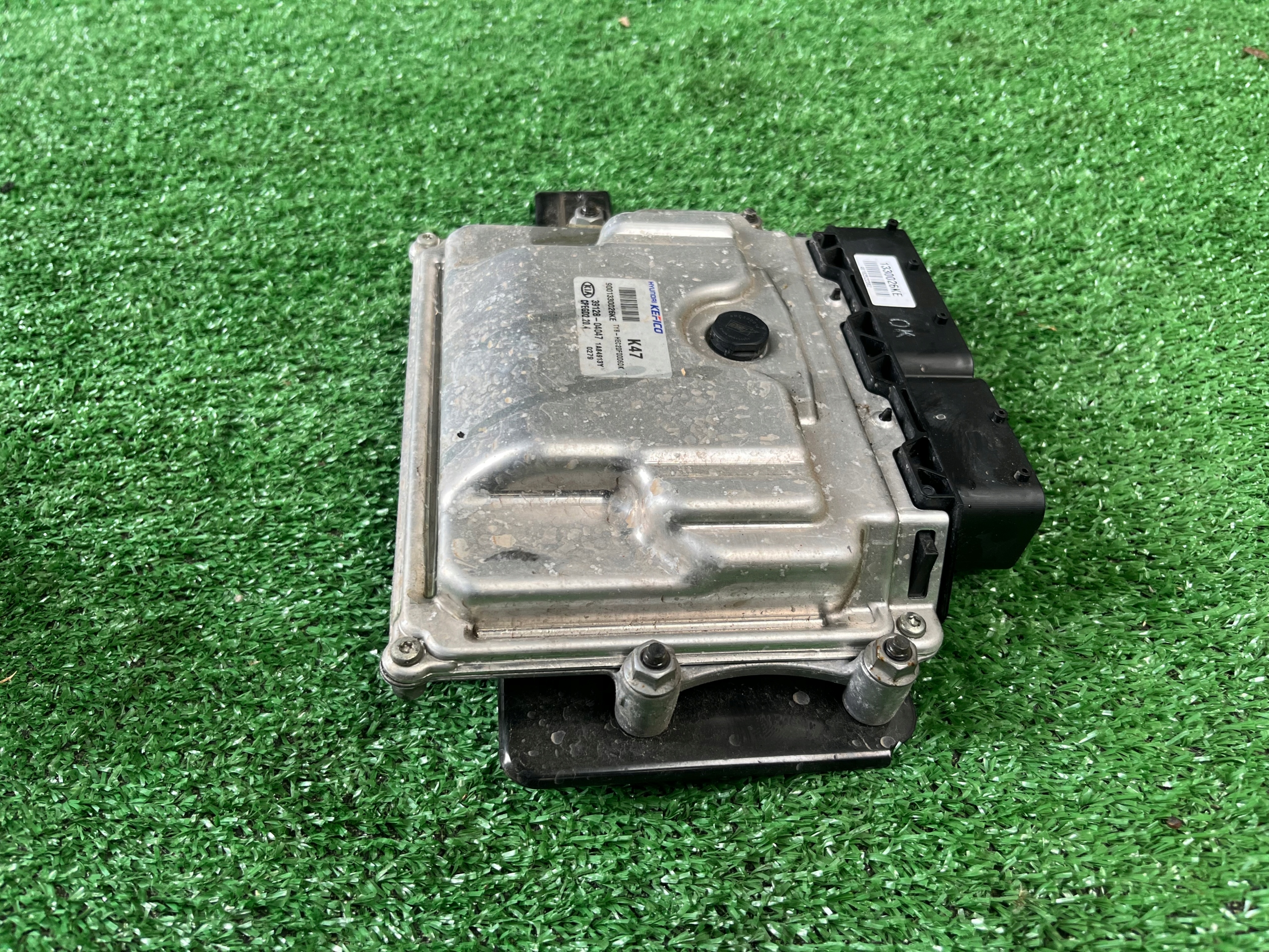 computer of the engine control unit KIA STONIC 2018 1.0 T-GDI 39128-04047