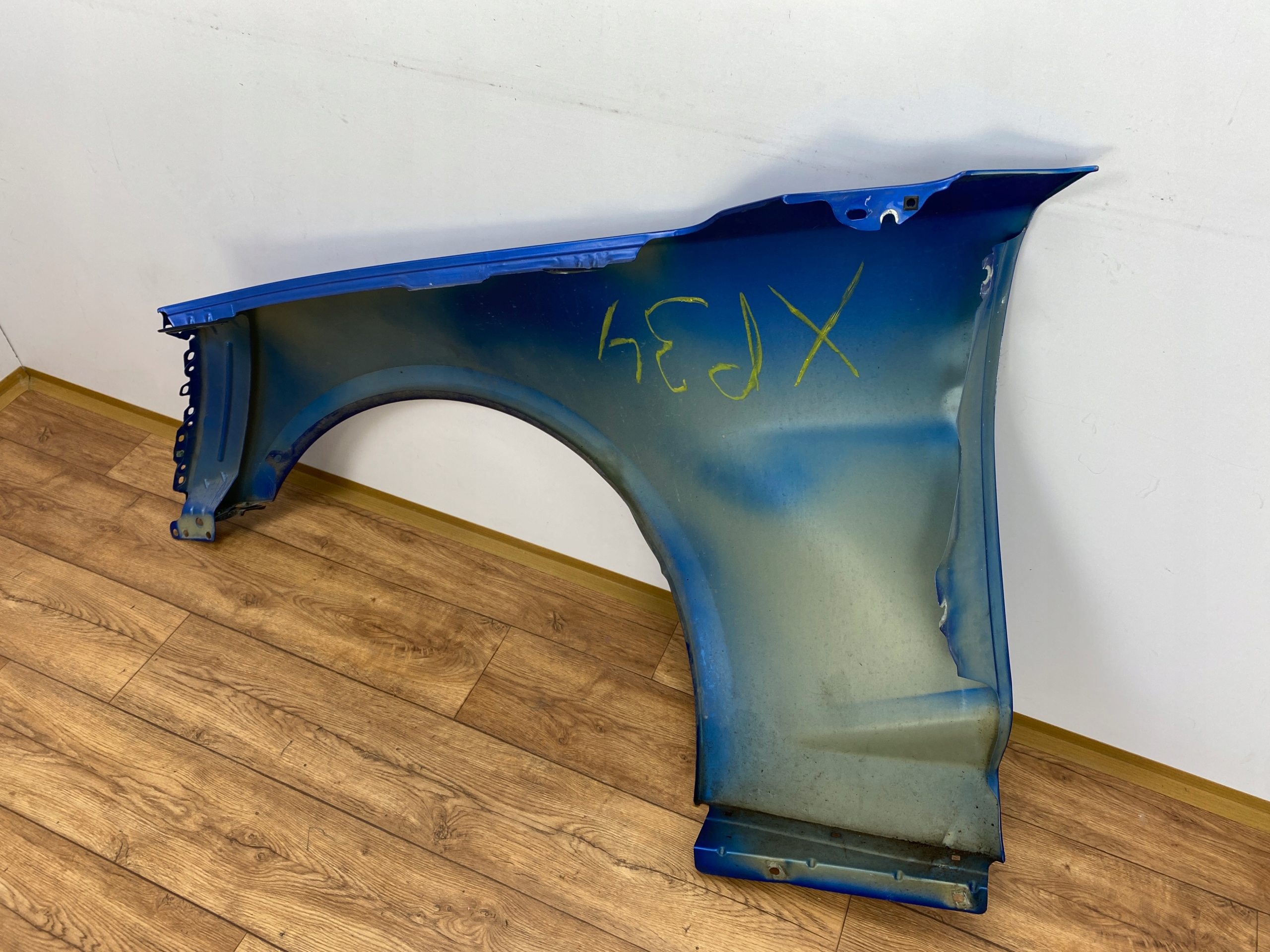 right fender front front Chevrolet Camaro 2016+