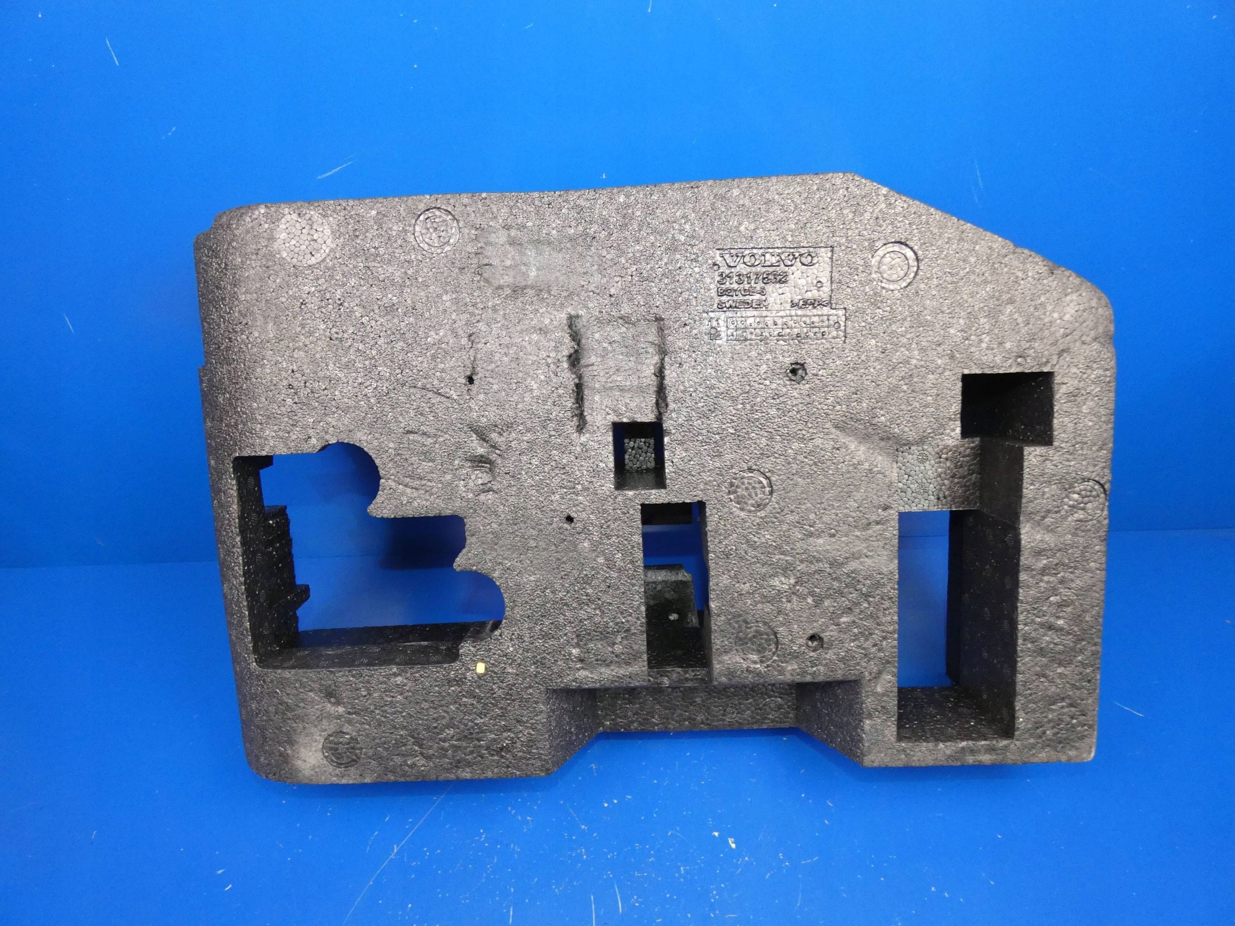 VOLVO V40 II polystirene boot floor well
