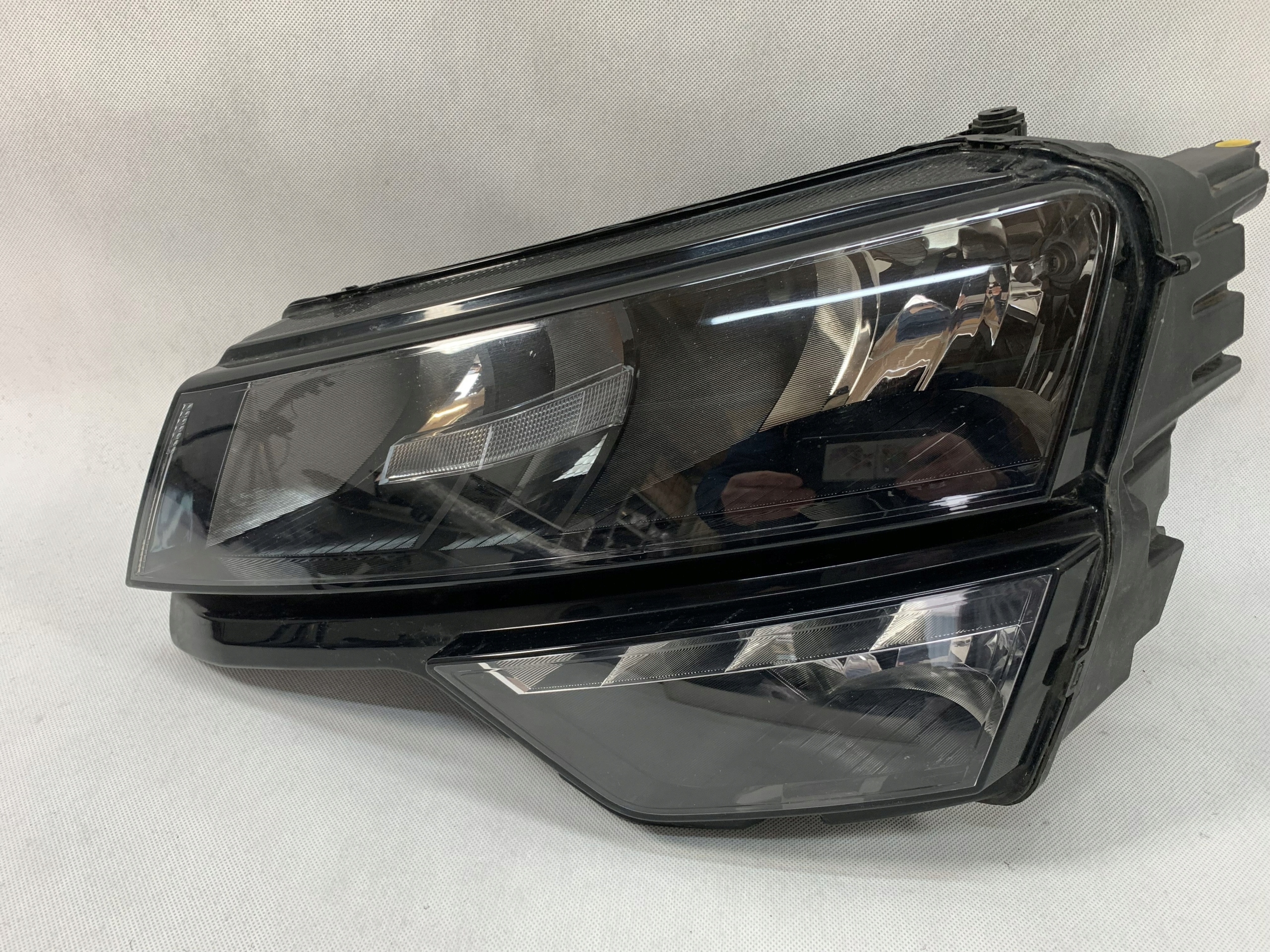 light front left reflektor Skoda Karoq 17-21r 57B941015A 01.26