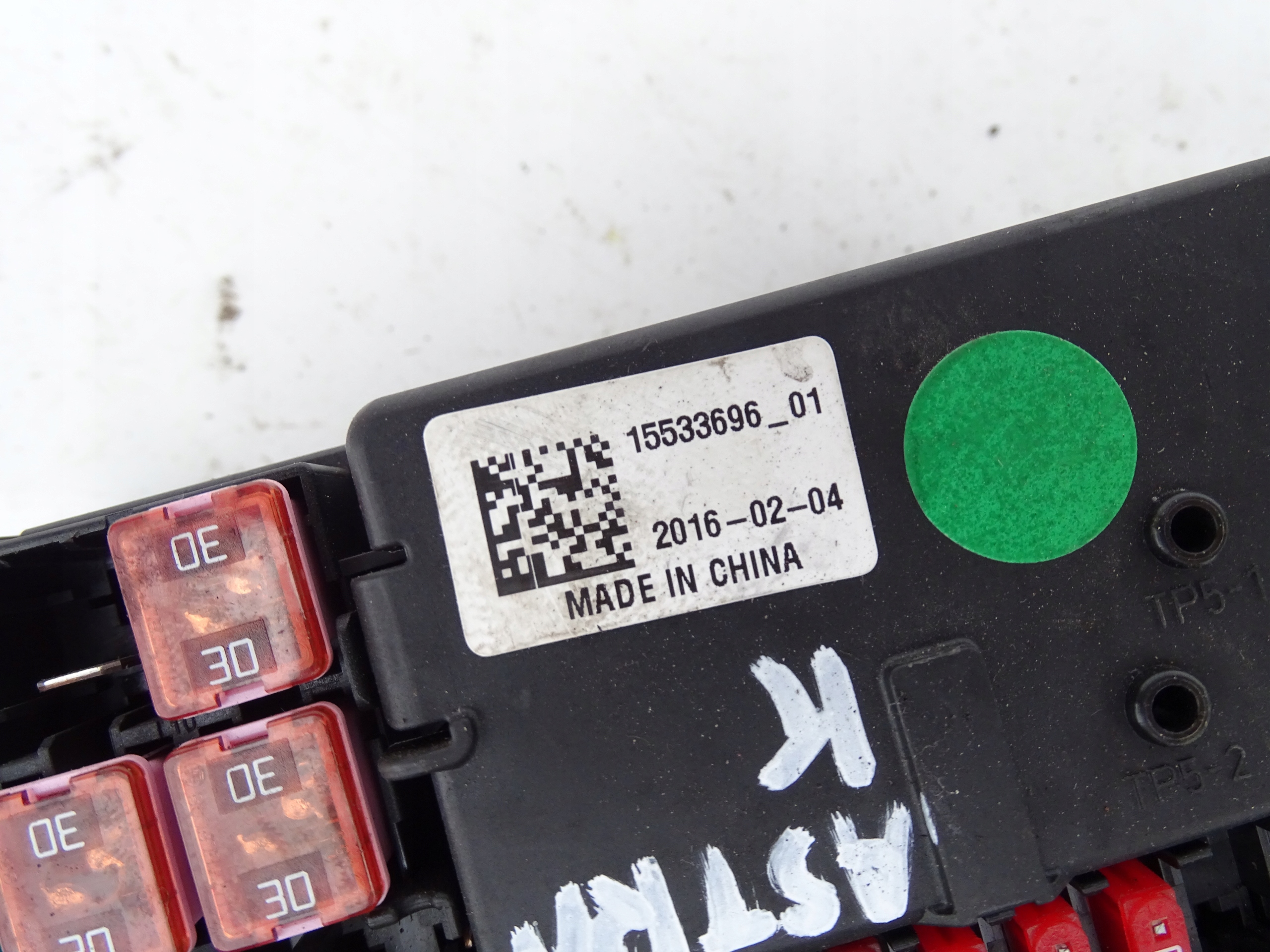 Module fusibles 15533696 OPEL ASTRA K
