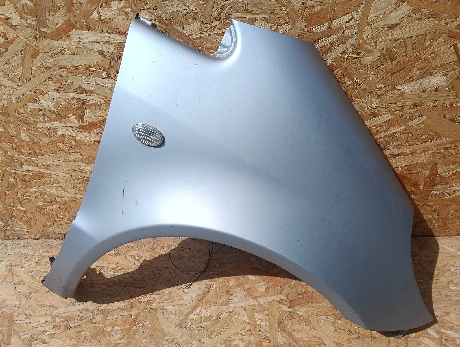 fender right front Mercedes A170 Lak 741
