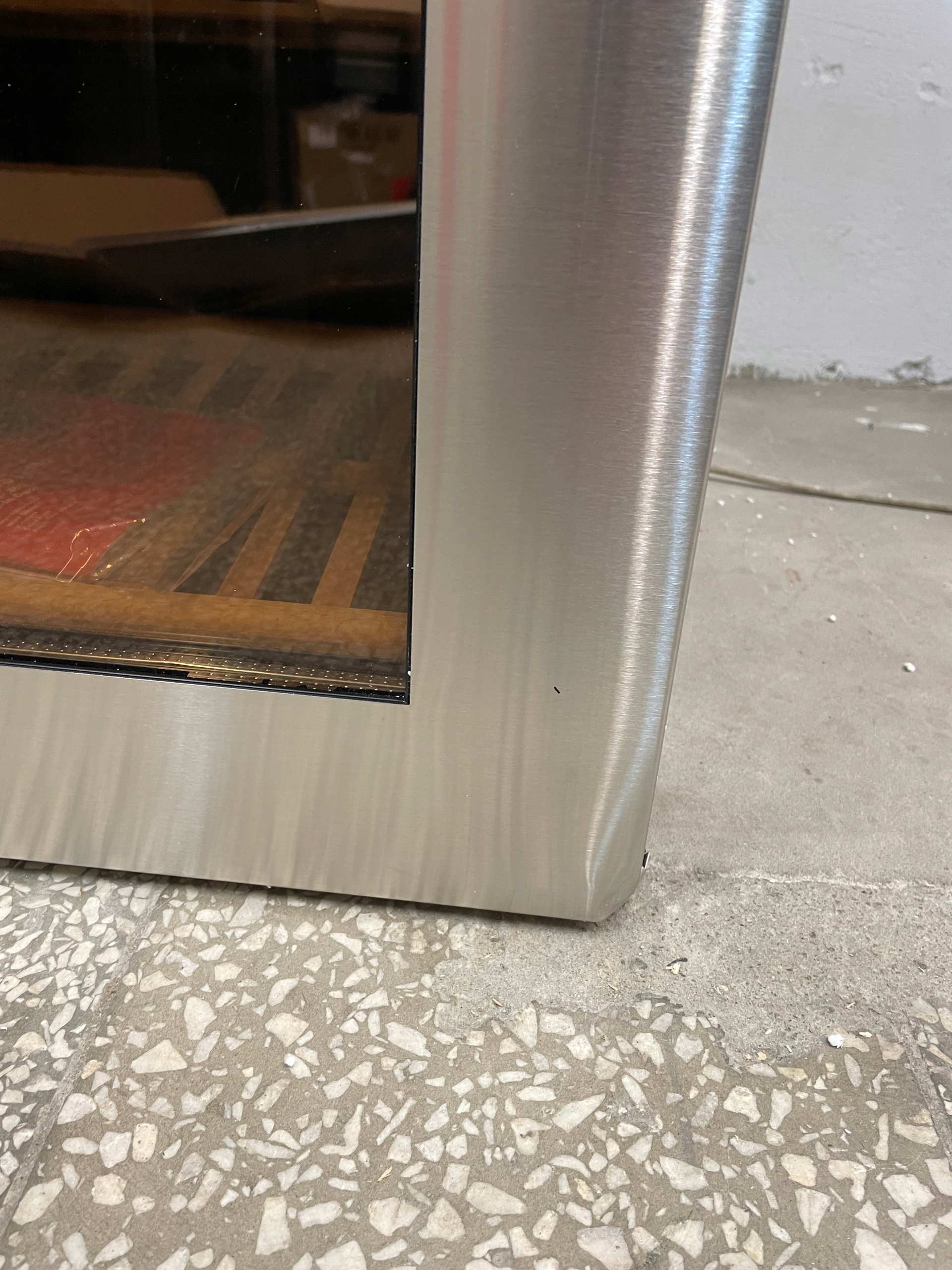 Winiarka Lodówka na wino napoje do zabudowy 2 strefy 41 butelek LED Roczne zużycie energii 244 kWh