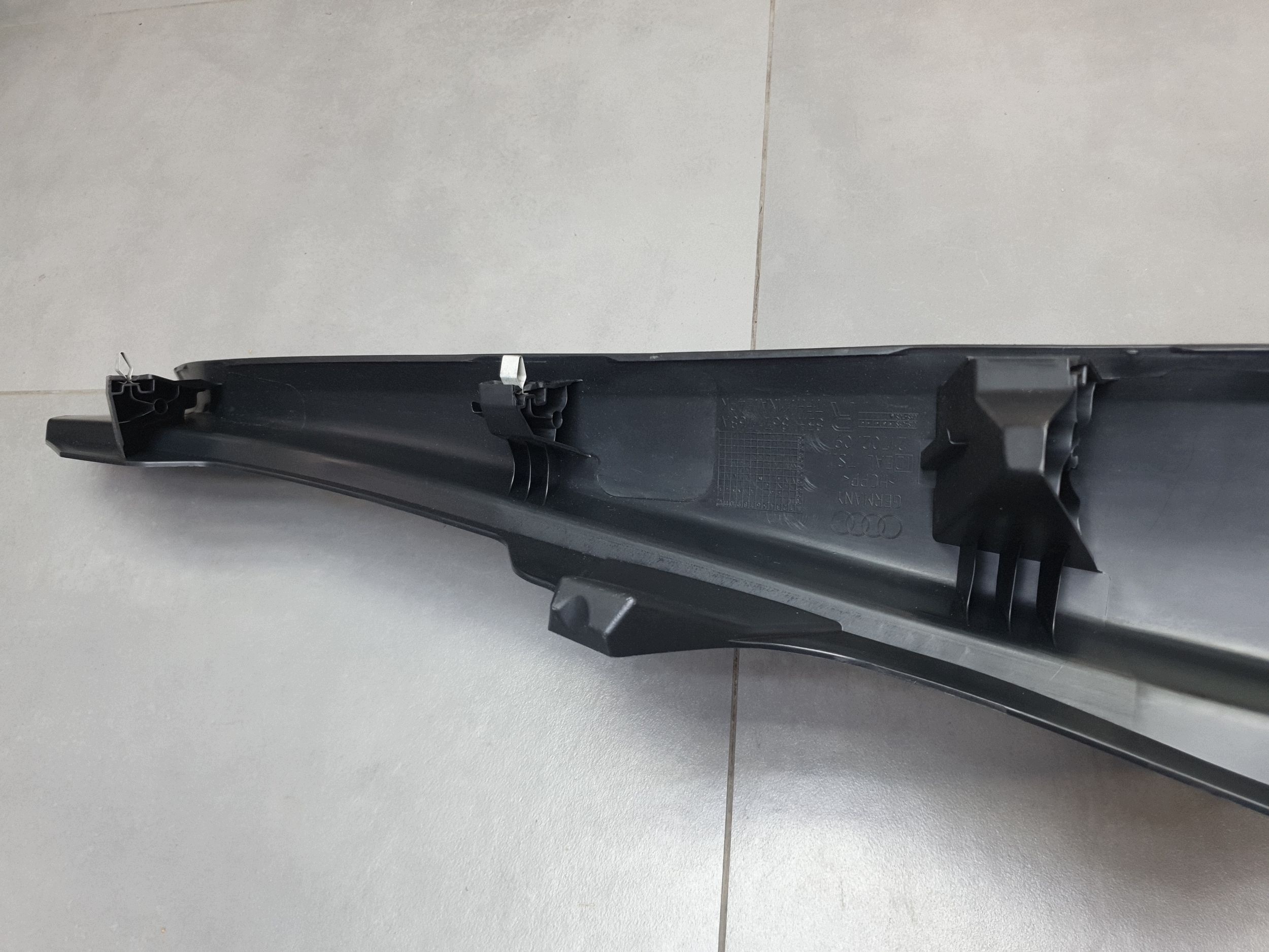 Audi SQ6 e-tron cap threshold rear 85H867768A