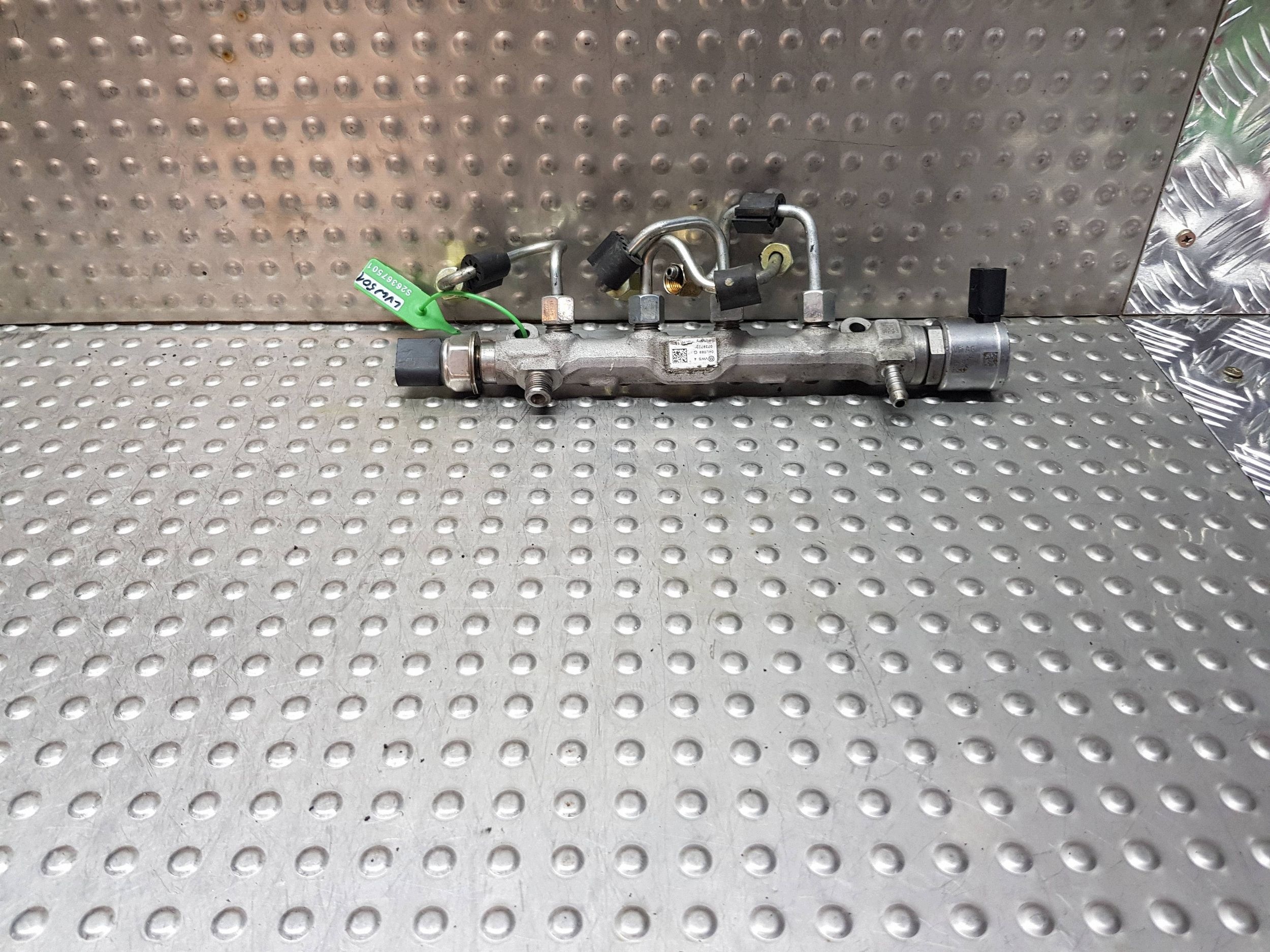 injection ramp sensor 04L089G OCTAVIA LEON III GOLF VII A3 8V 2.0TDI