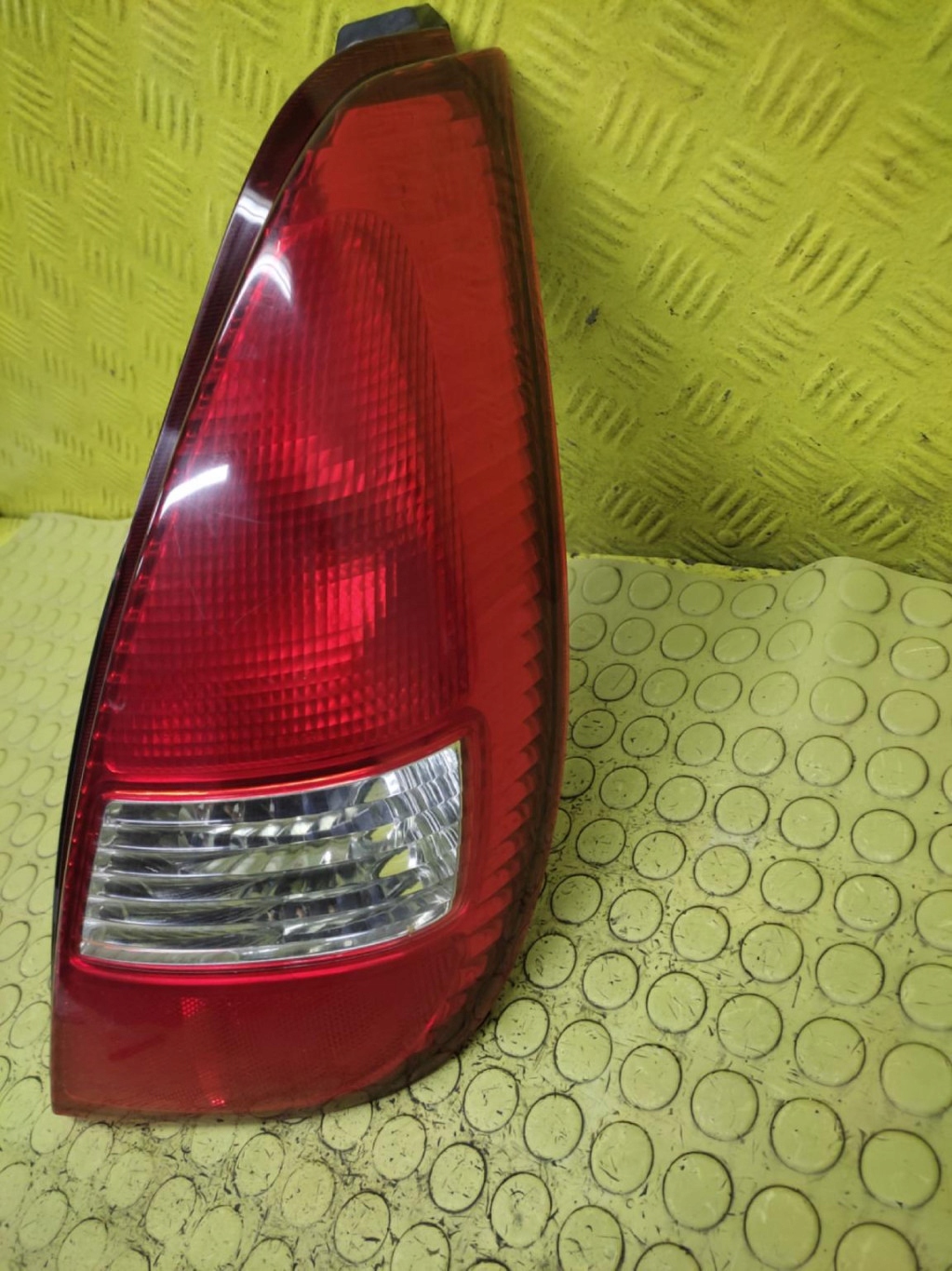 SUZUKI LIANA light right rear part