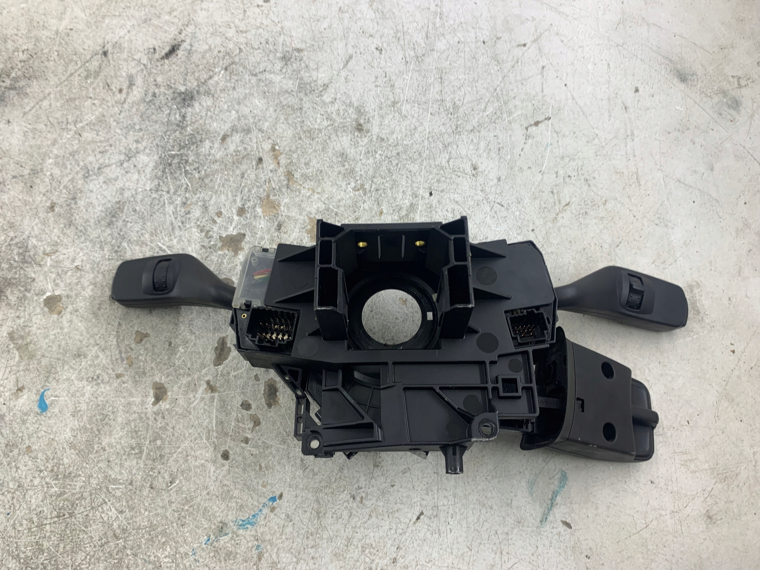 FORD FOCUS MK2 commande levier commodo sous volant 4M5T14A664AB