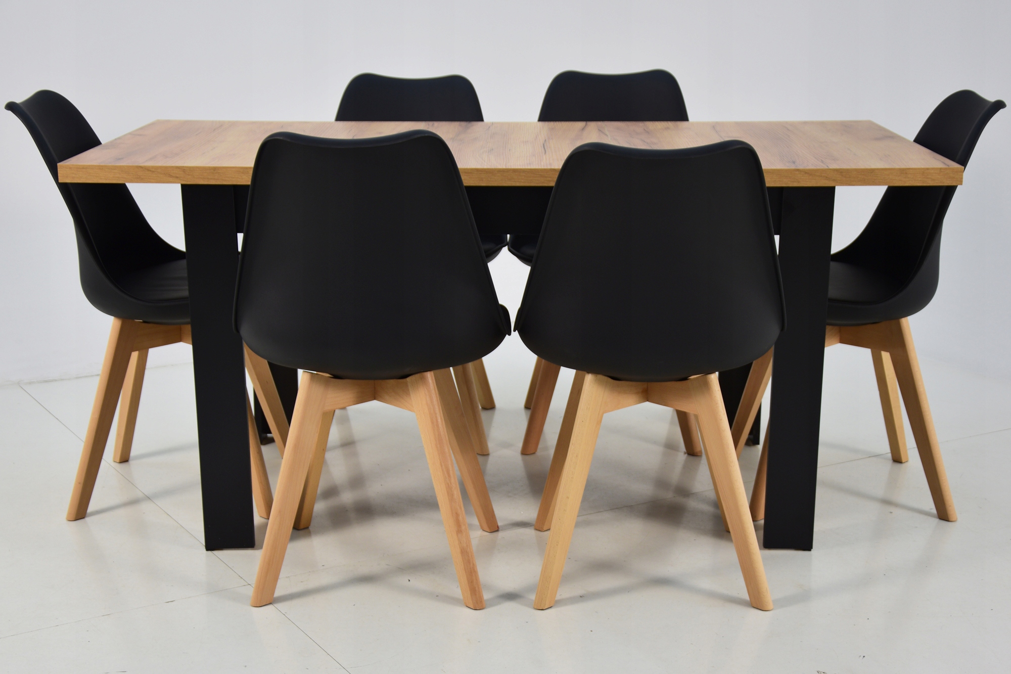 6 krzeseł Z PODUSZKĄ i rozkadany stół DO JADALNI Marka Grande Meble